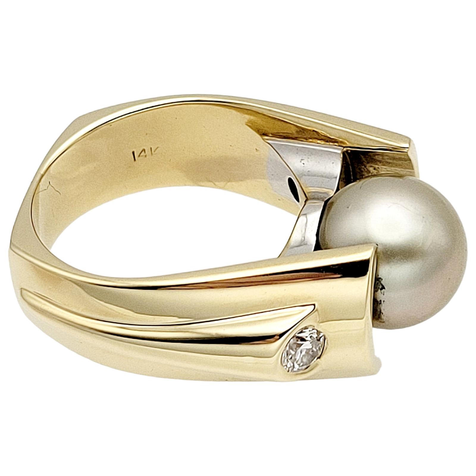 Anello cocktail con perla di Tahiti coltivata e diamante tondo brillante in oro 14 carati in vendita 3