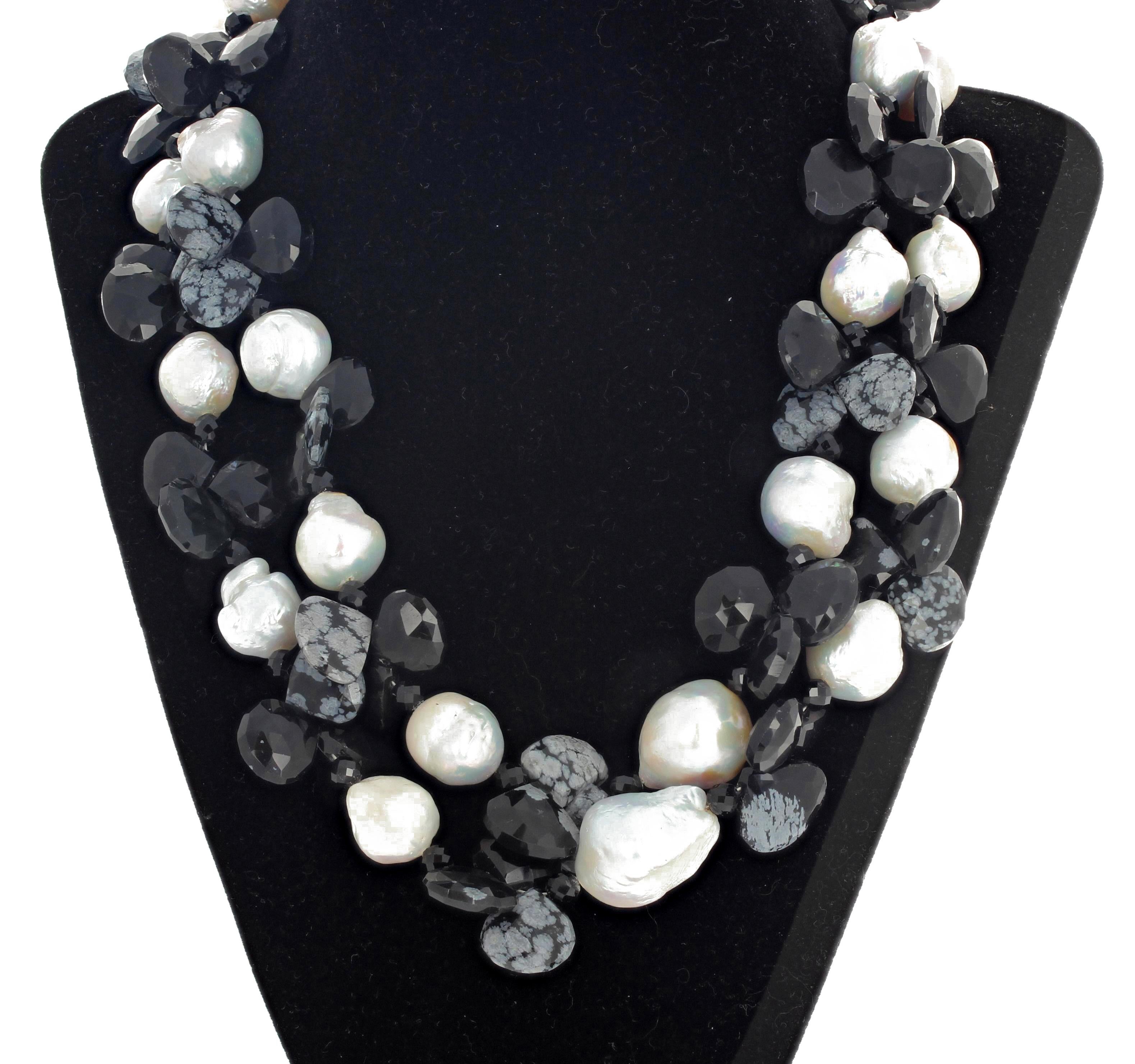 Gemjunky Dramatic Elegant Cultured White Pearls & Snowflake Obsidian Necklace In New Condition In Raleigh, NC