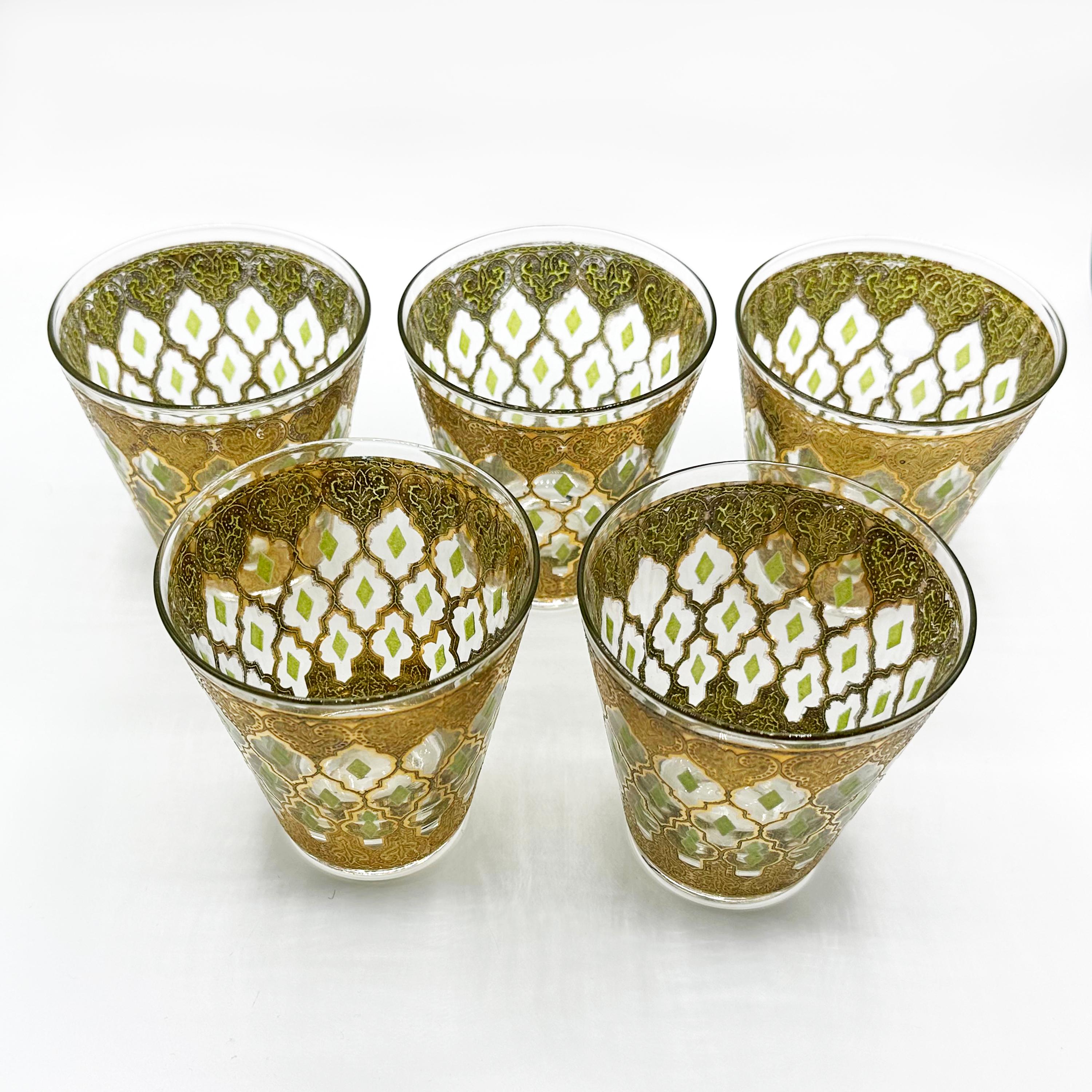 Elevate your drinking experience with this set of 5 vintage Valencia Culver old fashioned drinking glasses. The glasses feature a stunning Regency style with intricate gold detailing that adds a touch of elegance to any occasion. Crafted from
