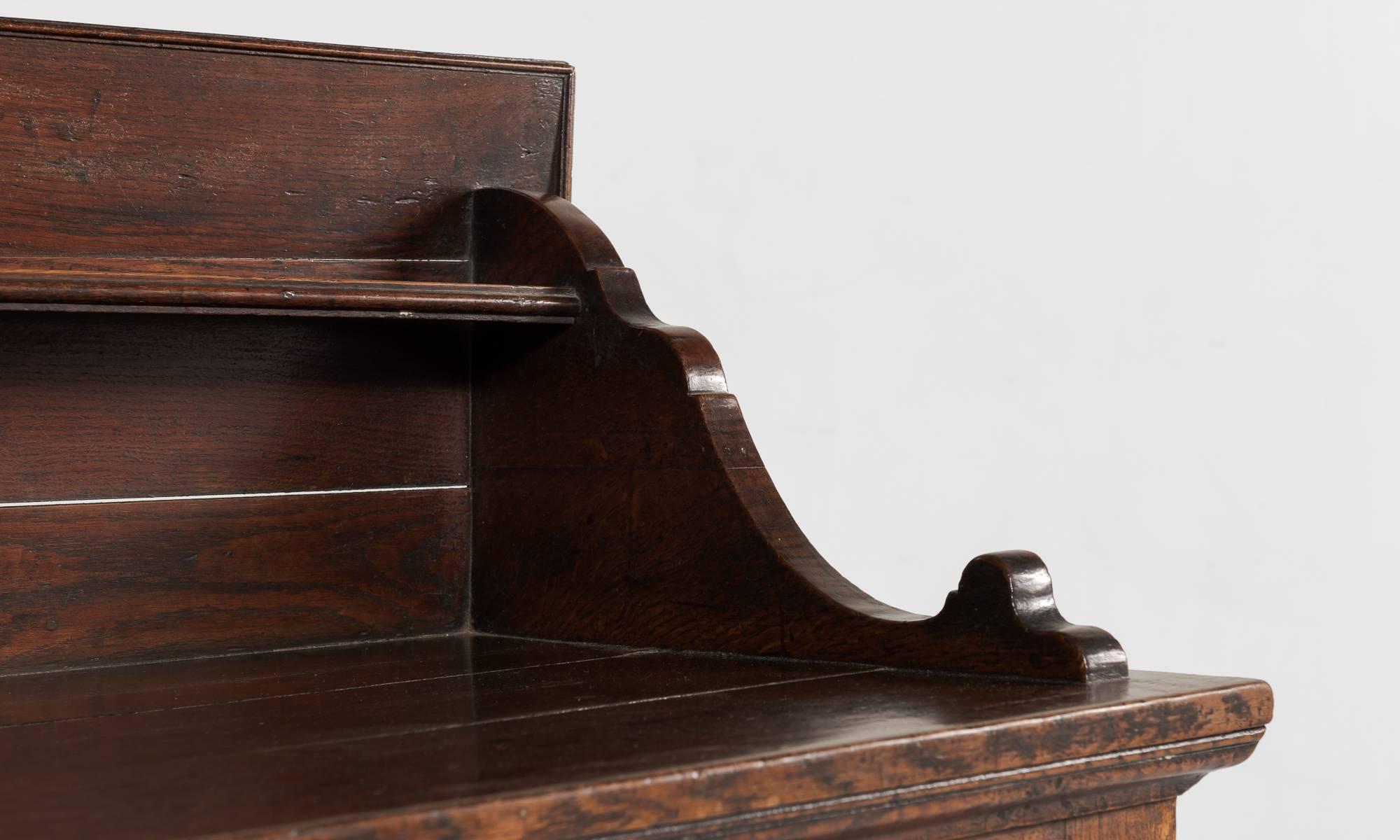 Cumberland Oak Dresser, circa 1790 In Excellent Condition In Culver City, CA