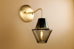 Aplique Cumberland, Aplique contemporáneo de cristal hecho a mano por Studio Dunn