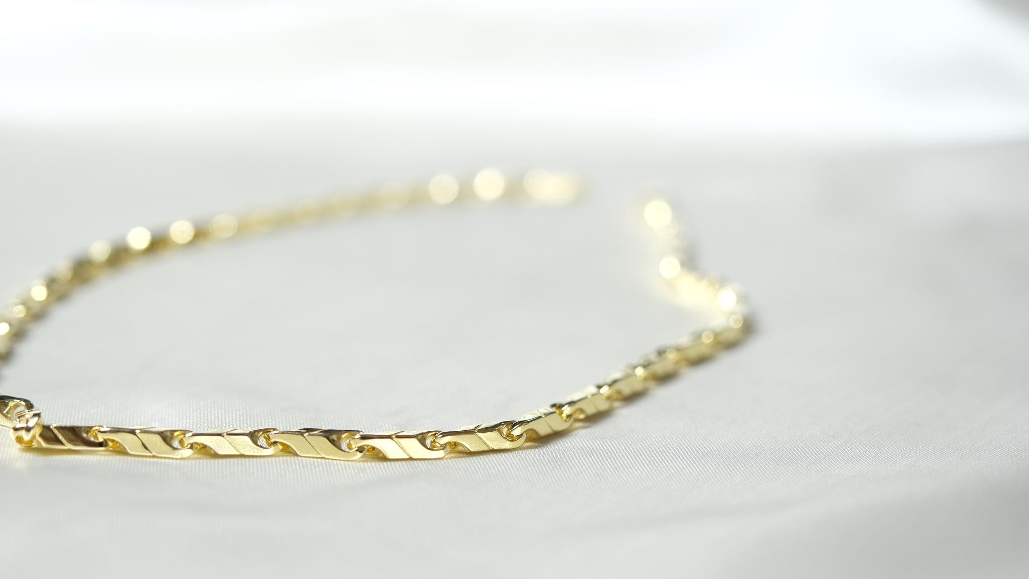 Women's or Men's Cumbre Necklace, 18k Gold For Sale