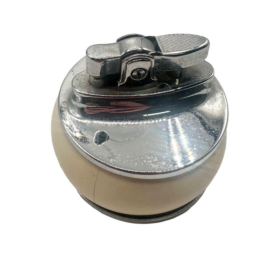 Cunard Line R.M.S Queen Elizabeth English Enameled Table Lighter, England In Good Condition In Van Nuys, CA