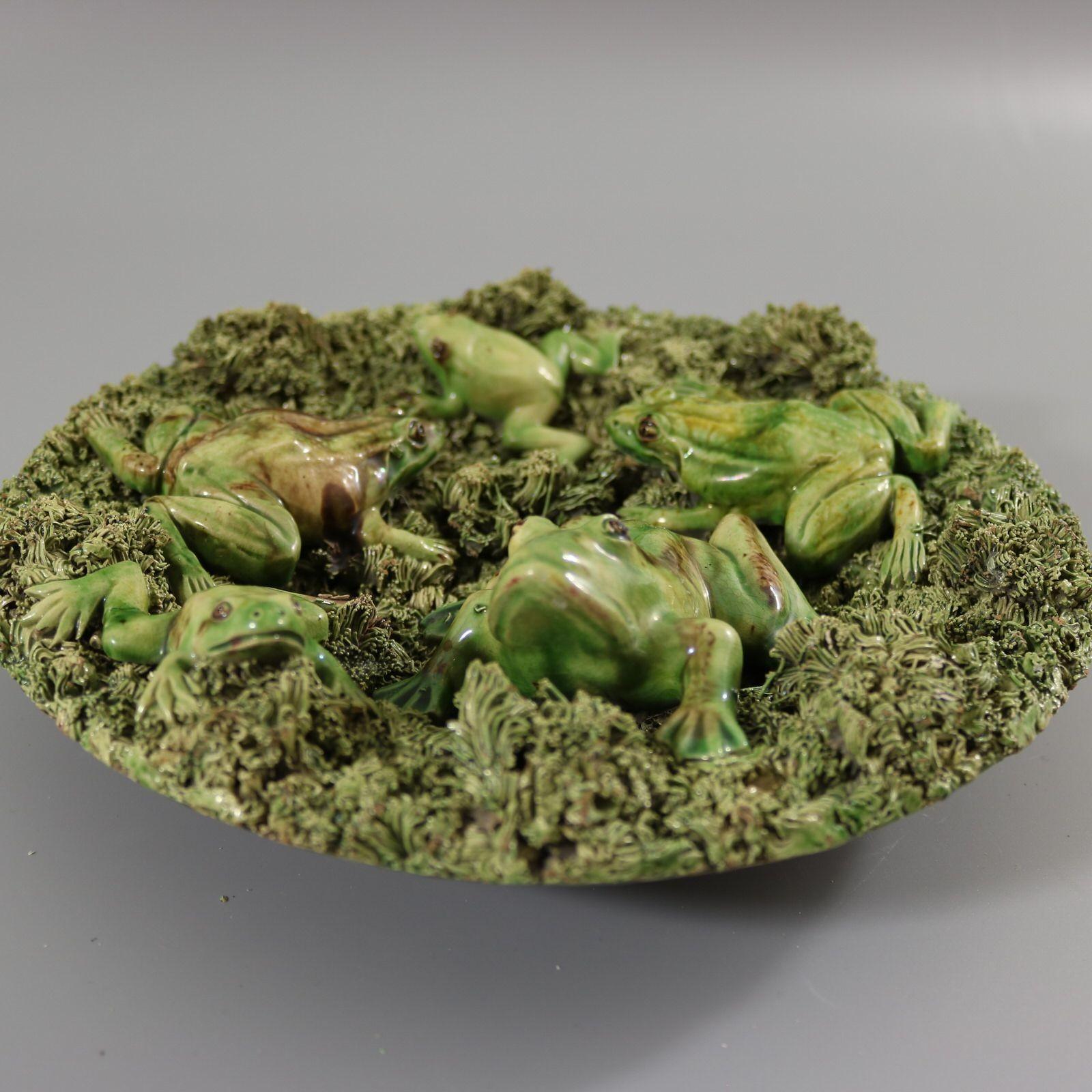 Cunha Palissy Majolica Frogs Plate In Good Condition In Chelmsford, Essex