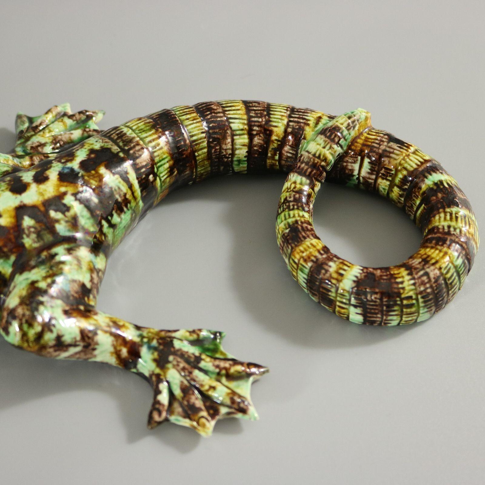 Figura de pared lagarto de mayólica Cunha Palissy Fines del siglo XIX