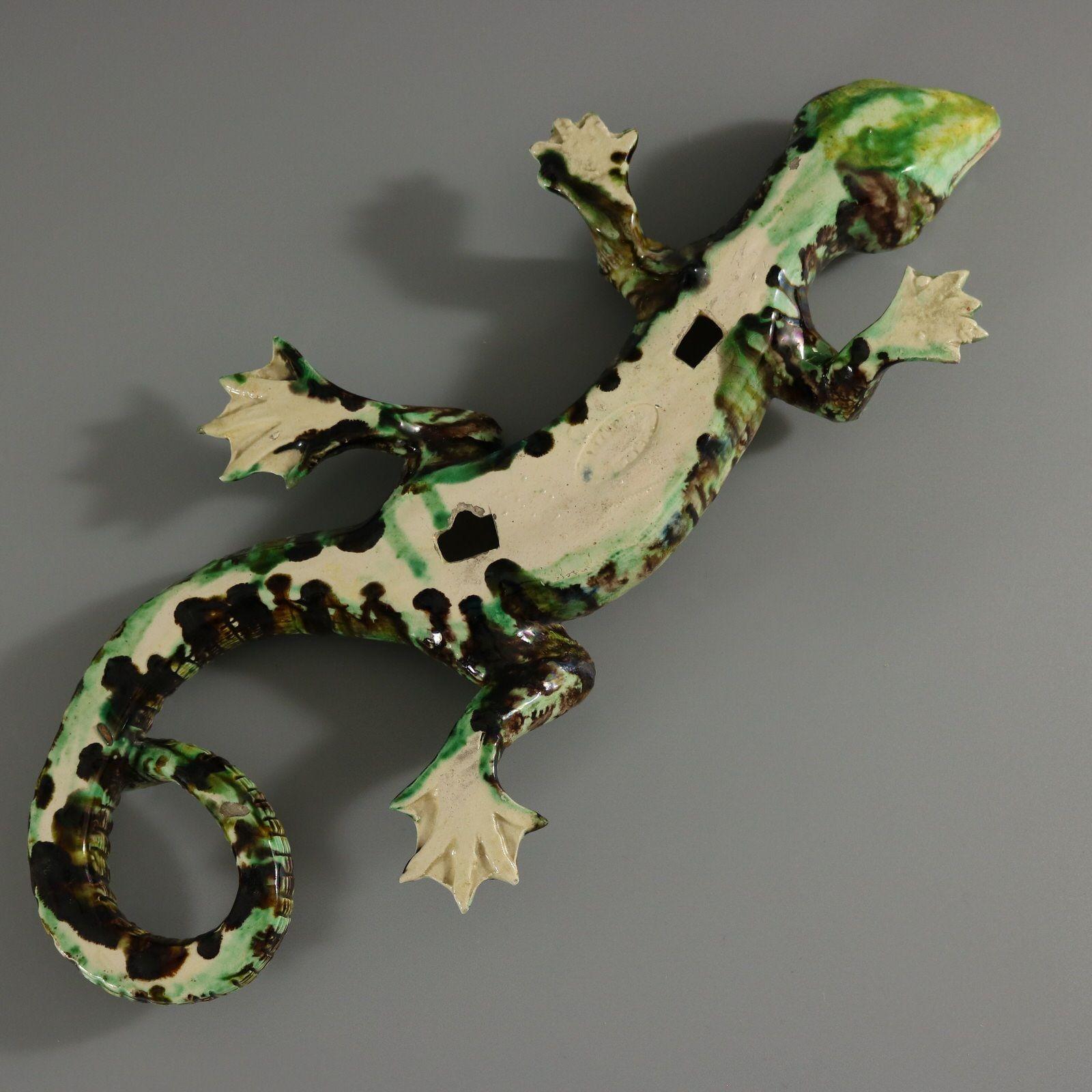 Figura de pared lagarto de mayólica Cunha Palissy Mayólica