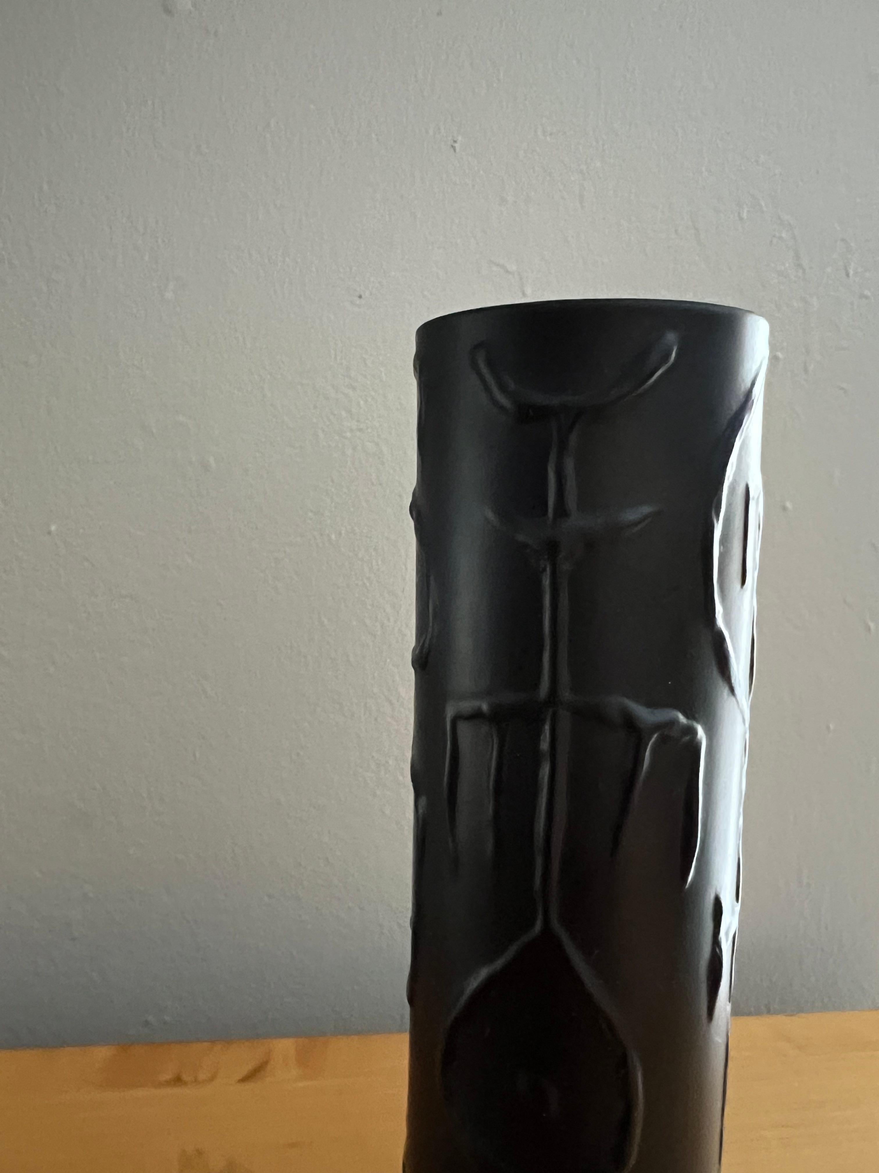 20th Century Cuno Fischer Black Matte Vase Abstract Glyphs Rosenthal Studio Line For Sale