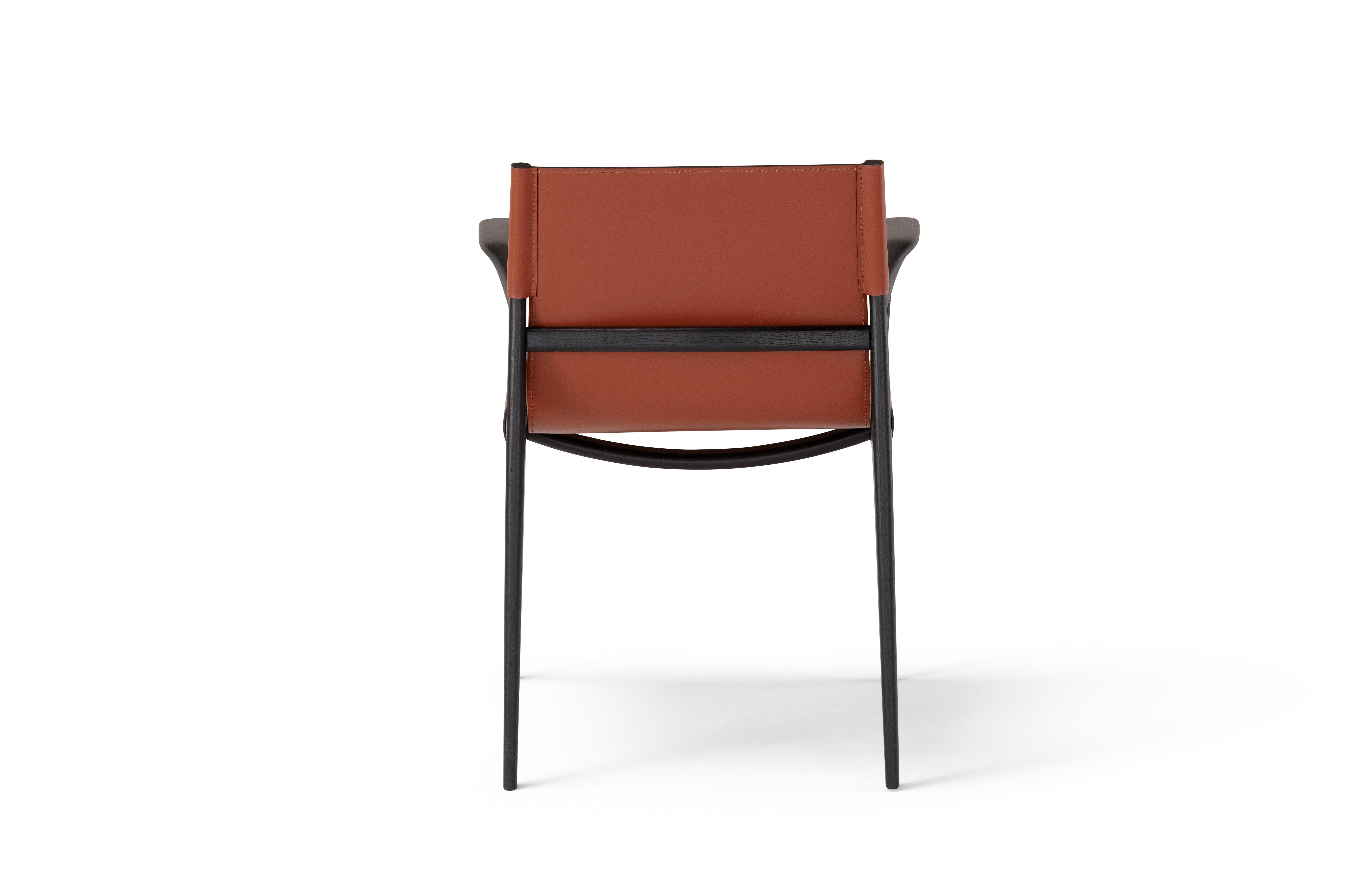 Silla con brazos Cuoio Tessa by Amura Lab Posmoderno en venta