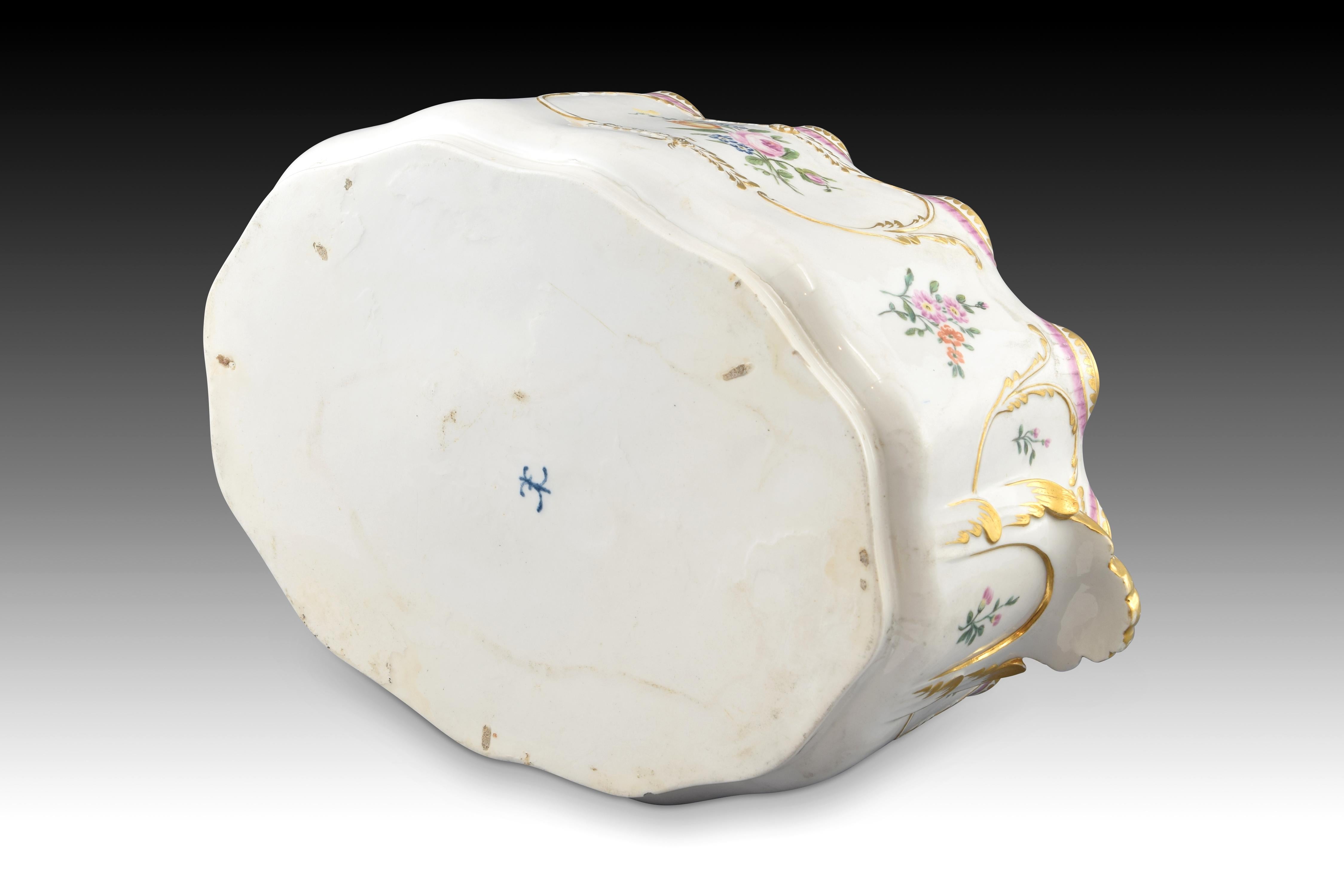 18th Century Cup Cooler, with Marks, Royal Porcelain Factory of Buen Retiro, Madrid For Sale