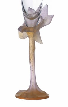 CUP DAUM  Cristal moulé et en relief du XXe siècle