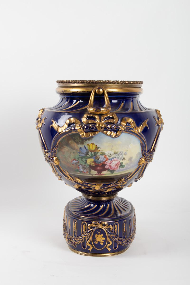 19th Century Cup, Epoque Napoleon III, Oval Shape, 4 Cartridges Paint Bouquets of Flowers