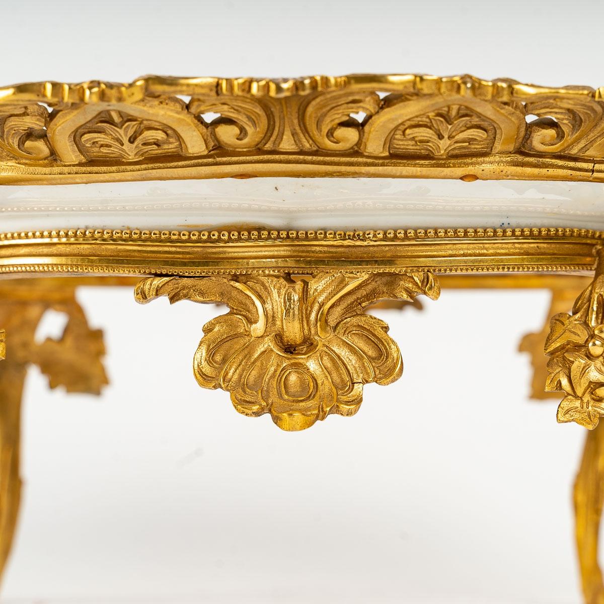 Gilt Cup in 19th Century Sèvres Porcelain, Napoleon III Period. For Sale