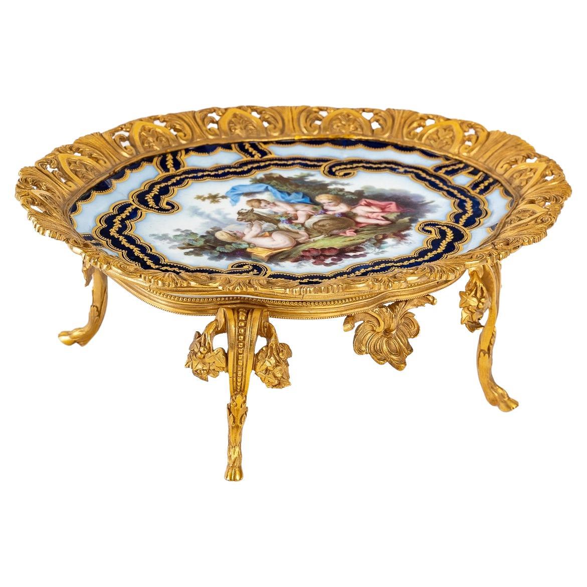 Coupe en porcelaine de Sèvres du XIXe siècle, période Napoléon III.
