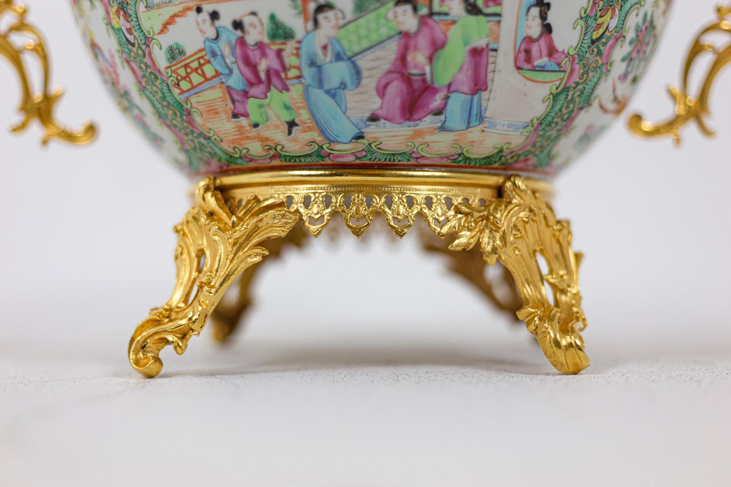 19th Century Cup in Canton Porcelain and Gilt Bronze, circa 1880 For Sale