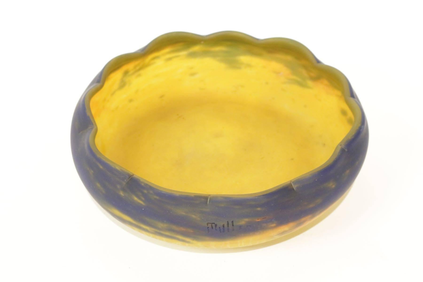 Art Deco Cup in Colored Blown Glass from Muller Freres, 1930 For Sale