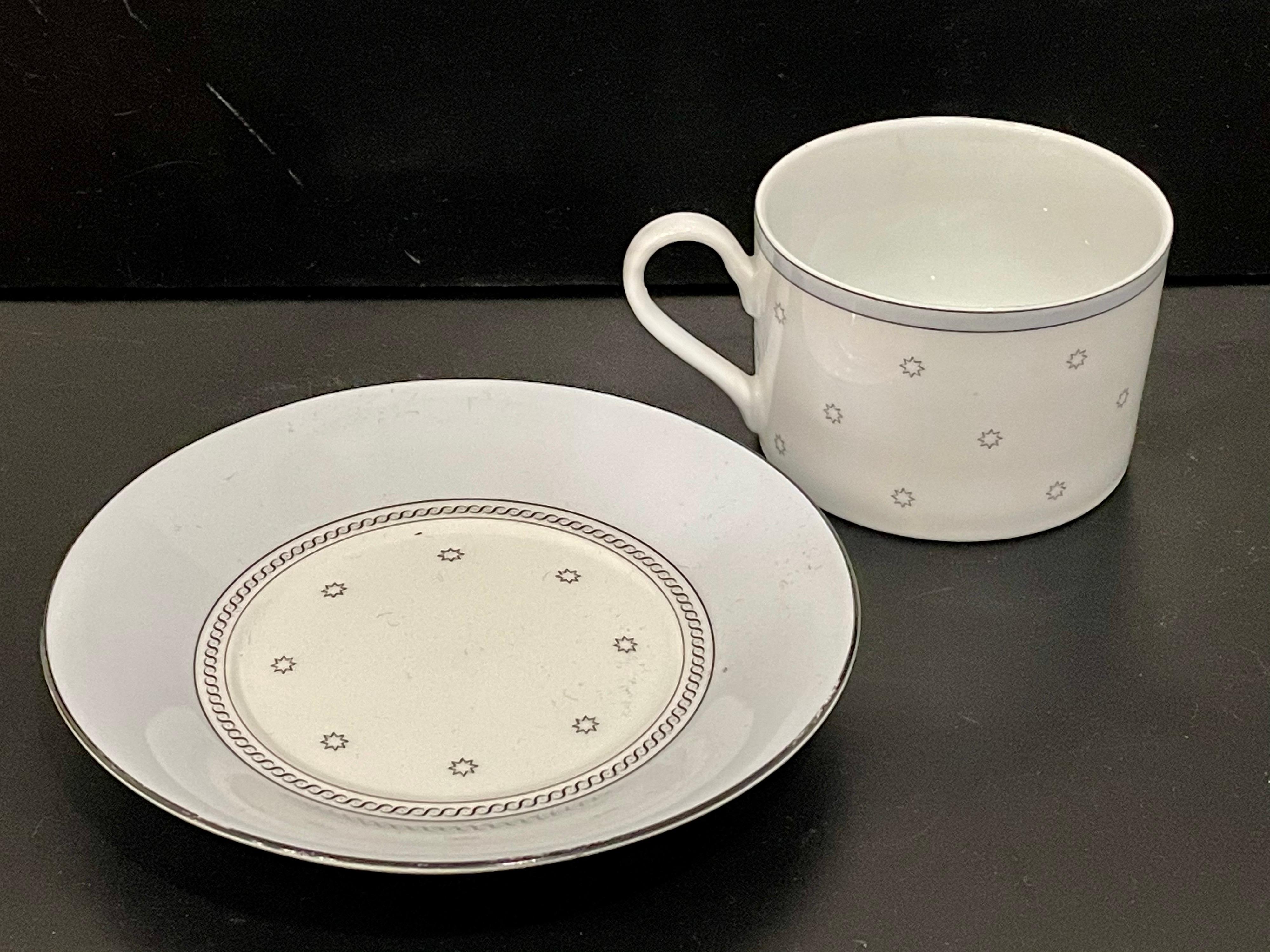 Cup & Saucer entworfen von Michael Graves für Swid Powell Cityline Corinth (Postmoderne) im Angebot