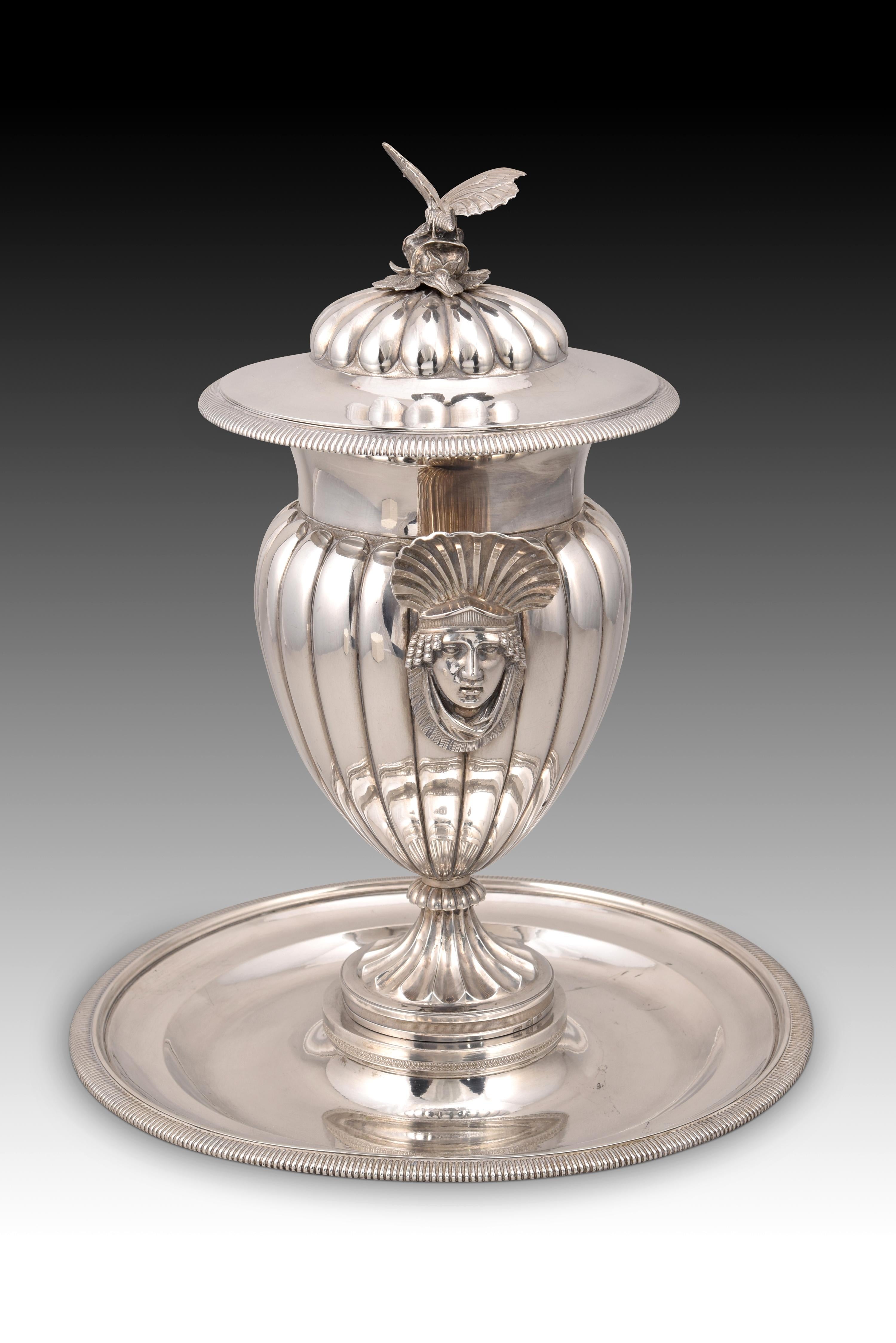 Neoclassical Cup with tray. Royal Silver Factory of Antonio Martínez. Madrid, Spain, 1830s. For Sale