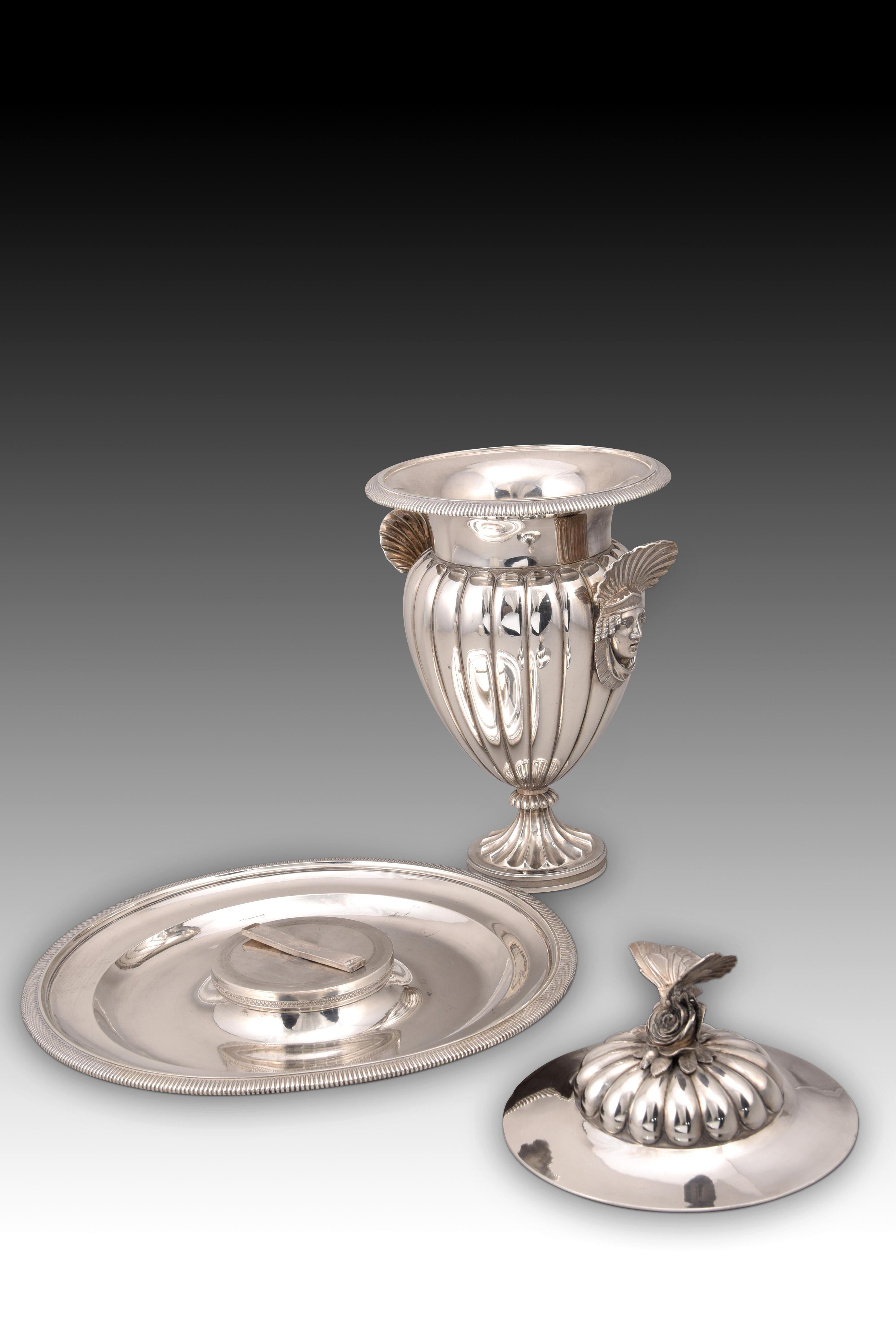 Tasse mit Tablett. Königliche Silberfabrik von Antonio Martínez. Madrid, Spanien, 1830er-Jahre. im Angebot 3