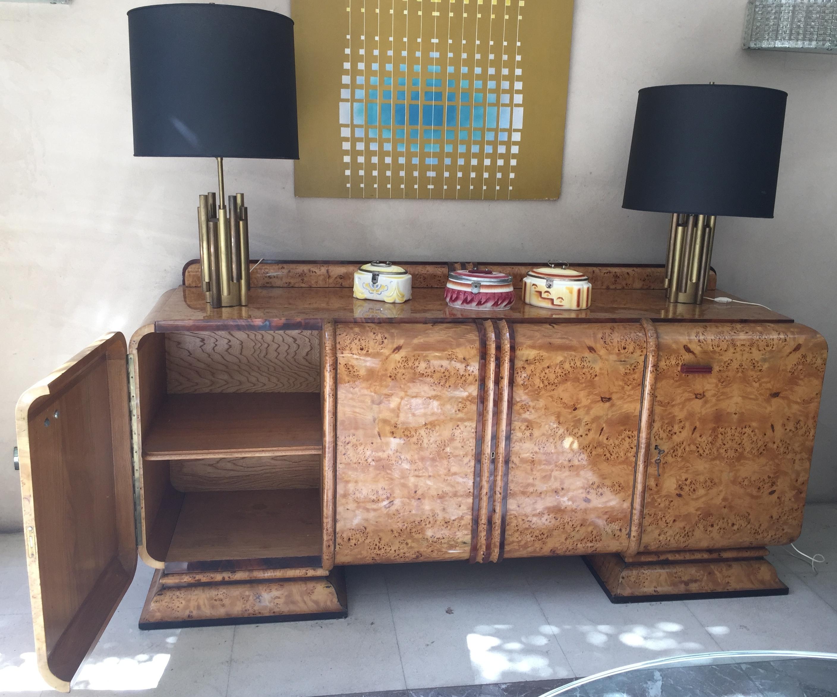 Amazing siderboard with bar in wood

Style: Art Deco
Year: 1930
Material: wood
If you want to live in the golden years, this is the siderboard that your project needs.
We have specialized in the sale of Art Deco and Art Nouveau styles since 1982.If