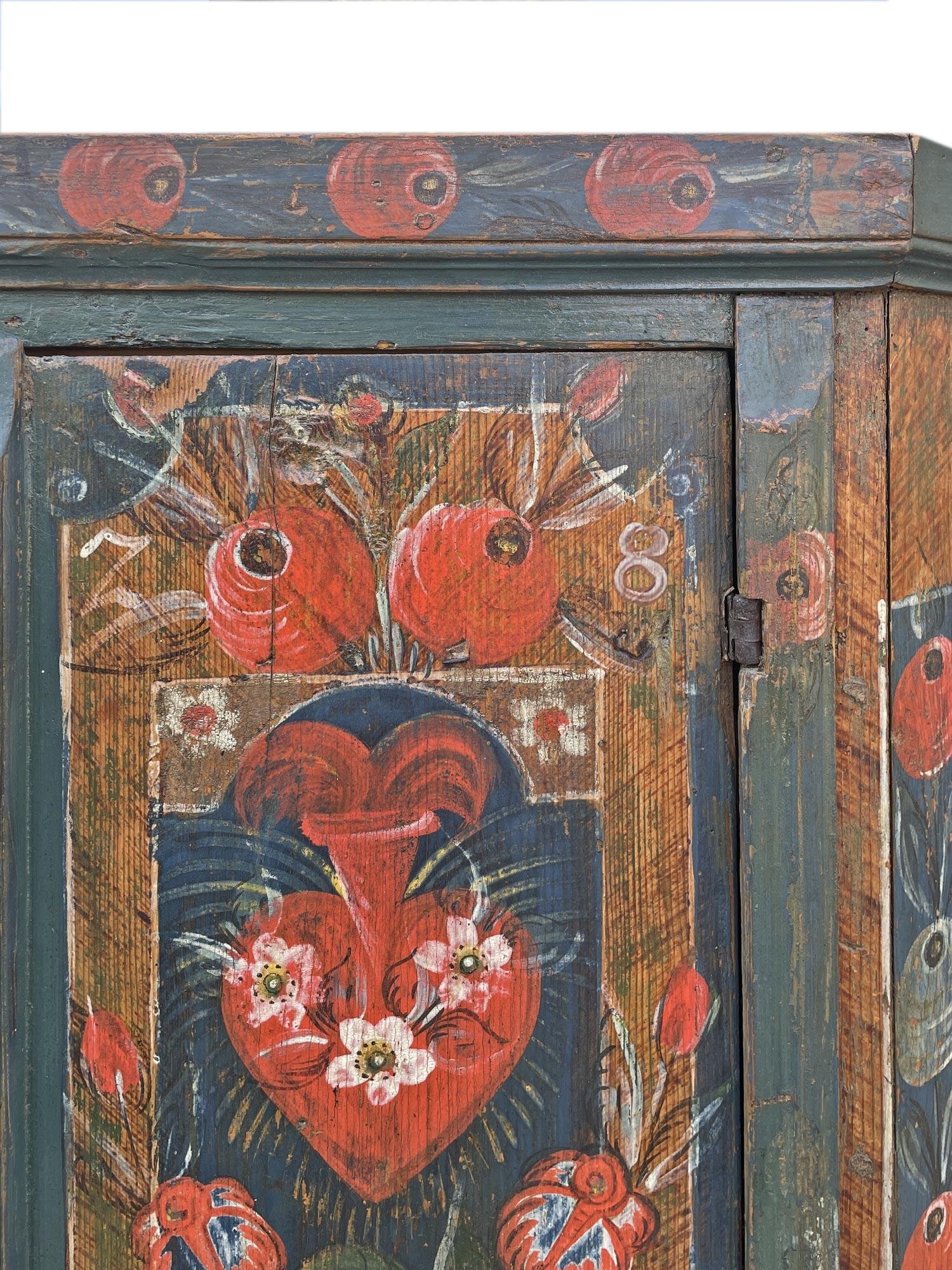 Cupboard Blue Floral Painted - Europe Early 19th Century in vendita 3