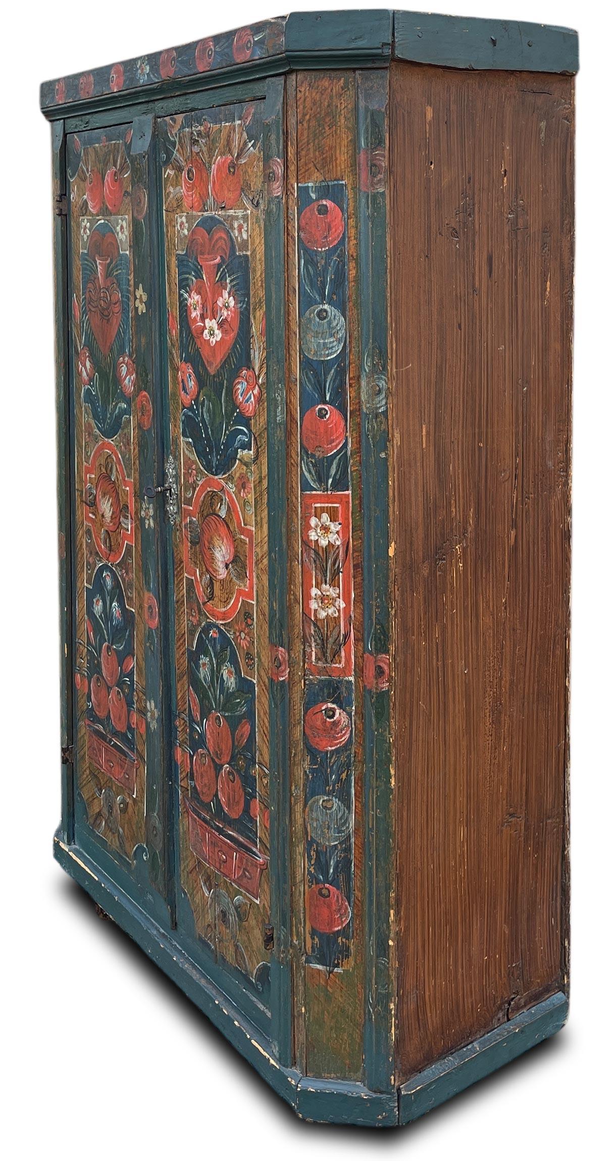 German Cupboard Blue Floral Painted - Europe Early 19th Century in vendita
