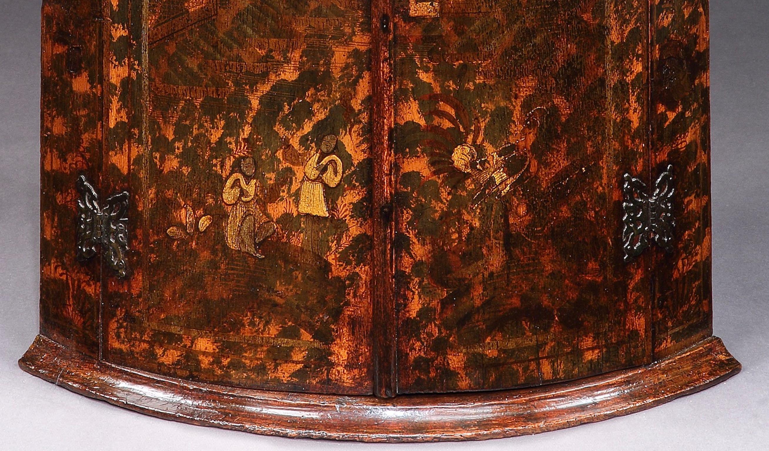 Cupboard Corner Hanging Chinoiserie Japanned Tortoishell 18th Century Baroque In Good Condition In BUNGAY, SUFFOLK