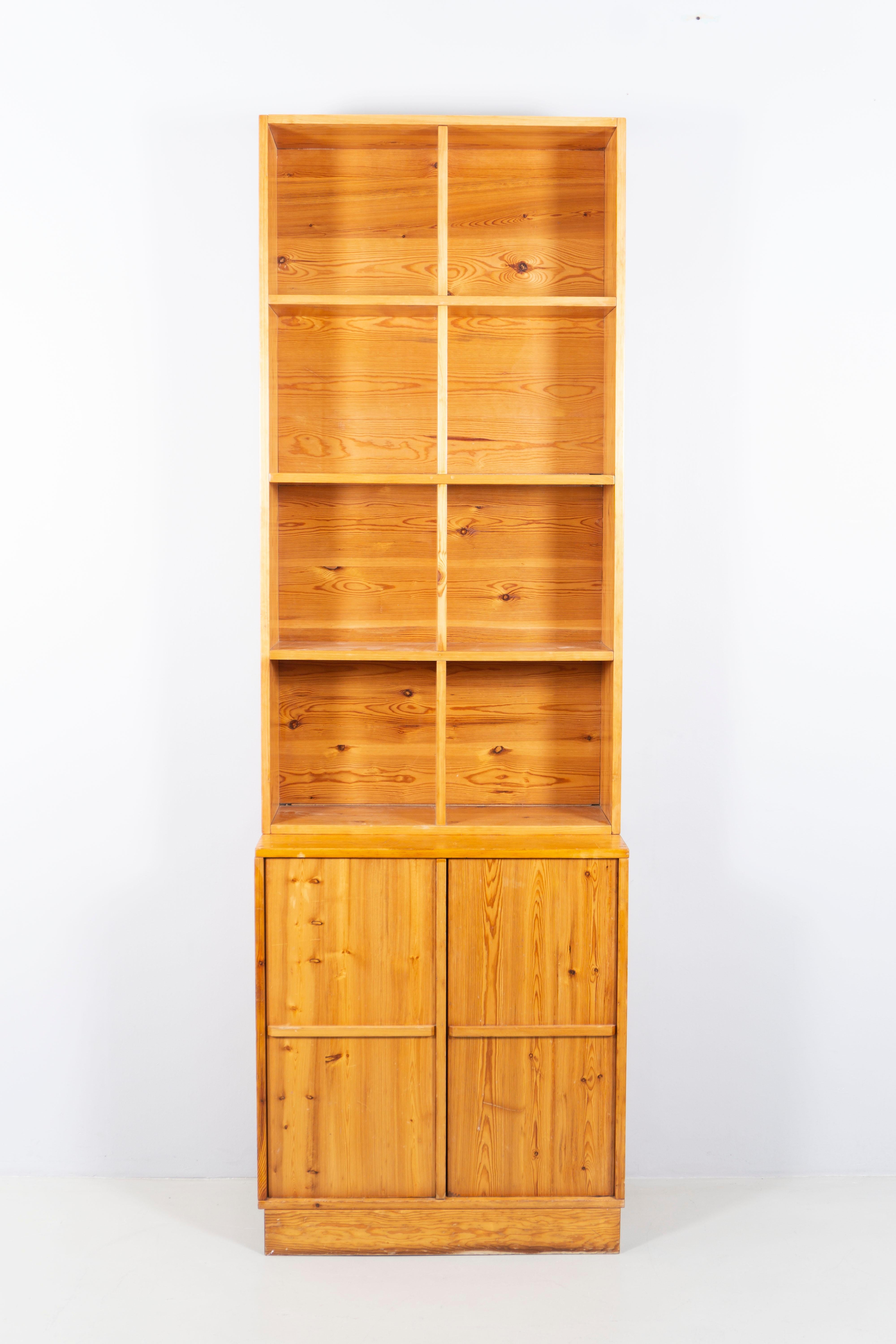 Modern Cupboard in massive pine wood, designed by Gianfranco Fini, 1972 For Sale