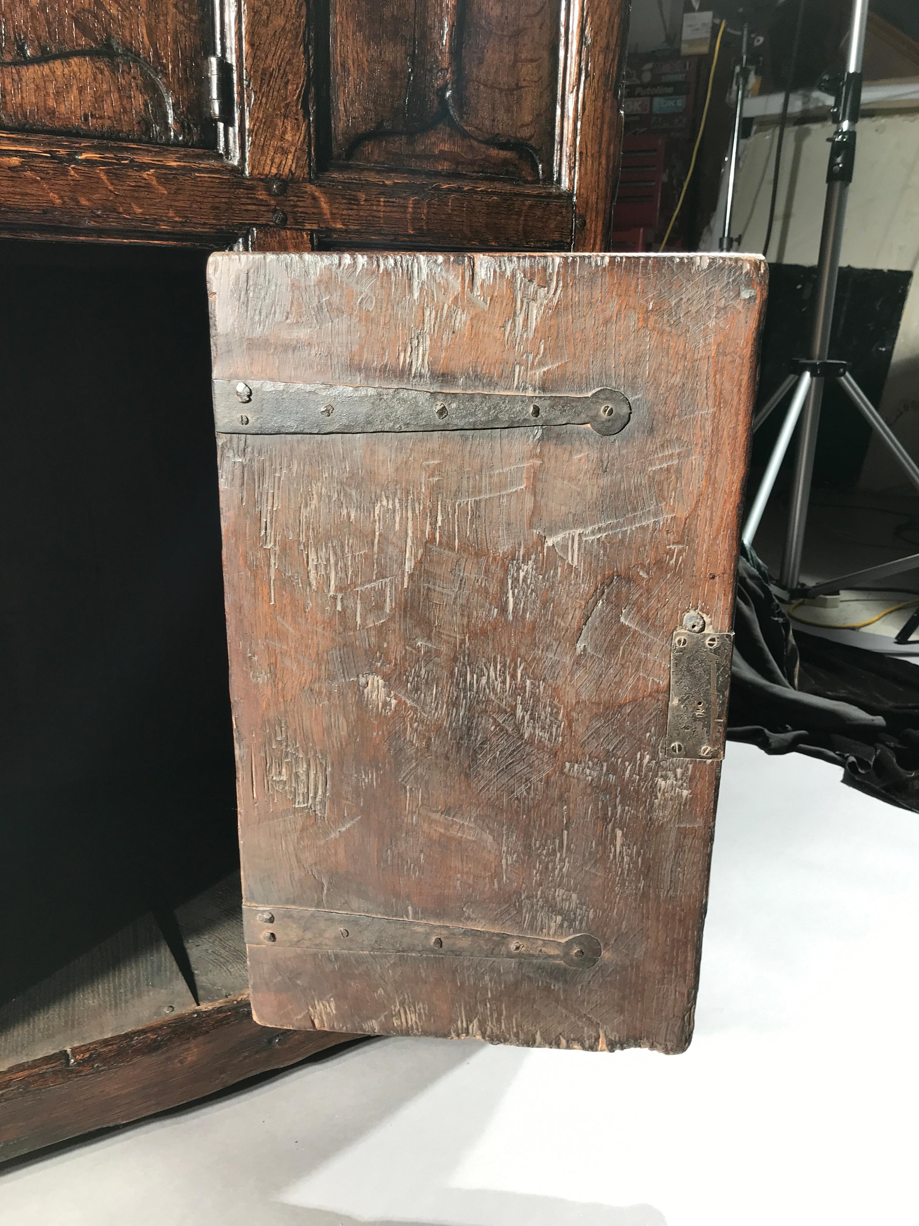 Cupboard Linenfold Carving Oak Narrow 17 Century For Sale 5