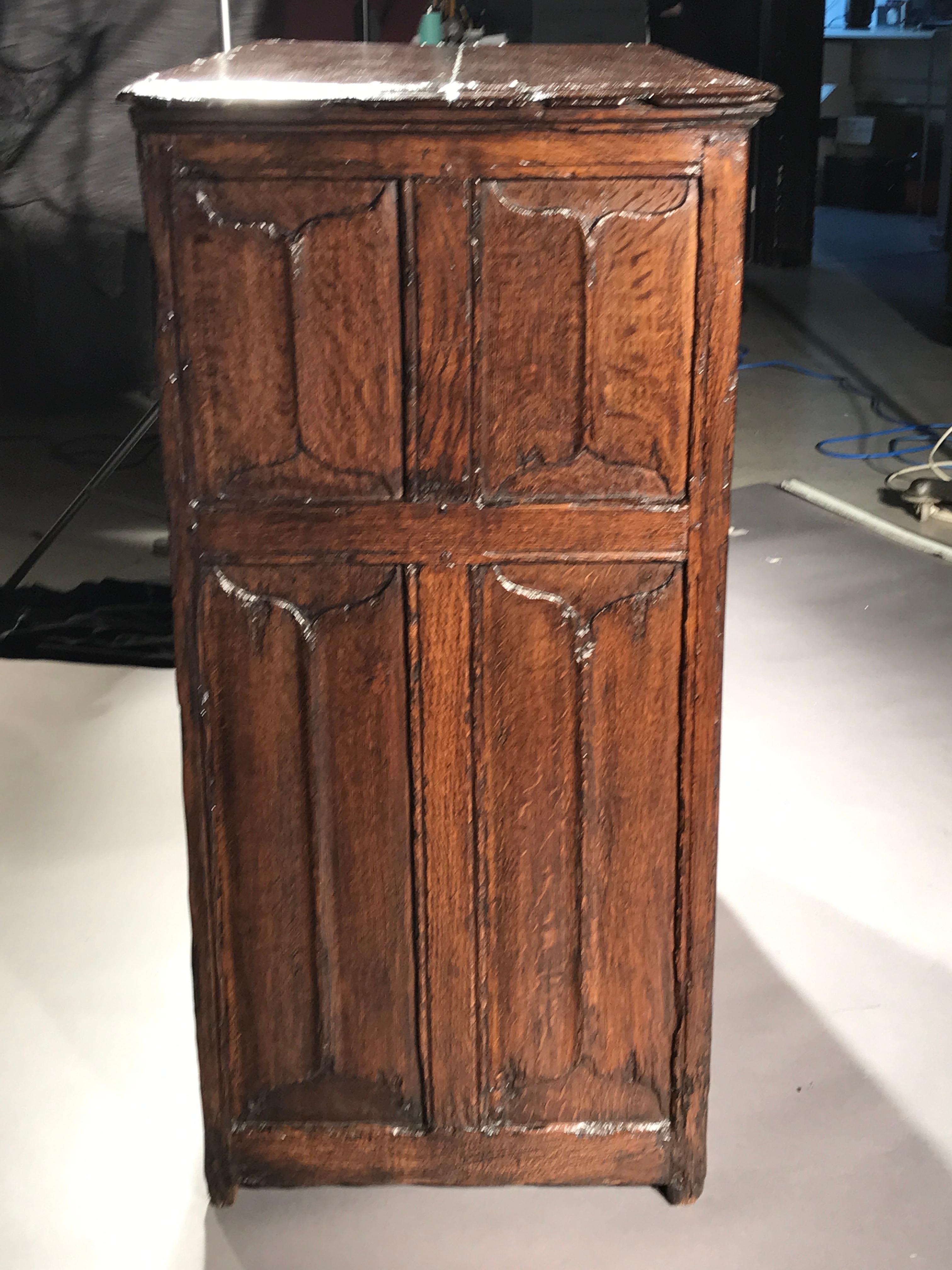 Cupboard Linenfold Carving Oak Narrow 17 Century For Sale 6