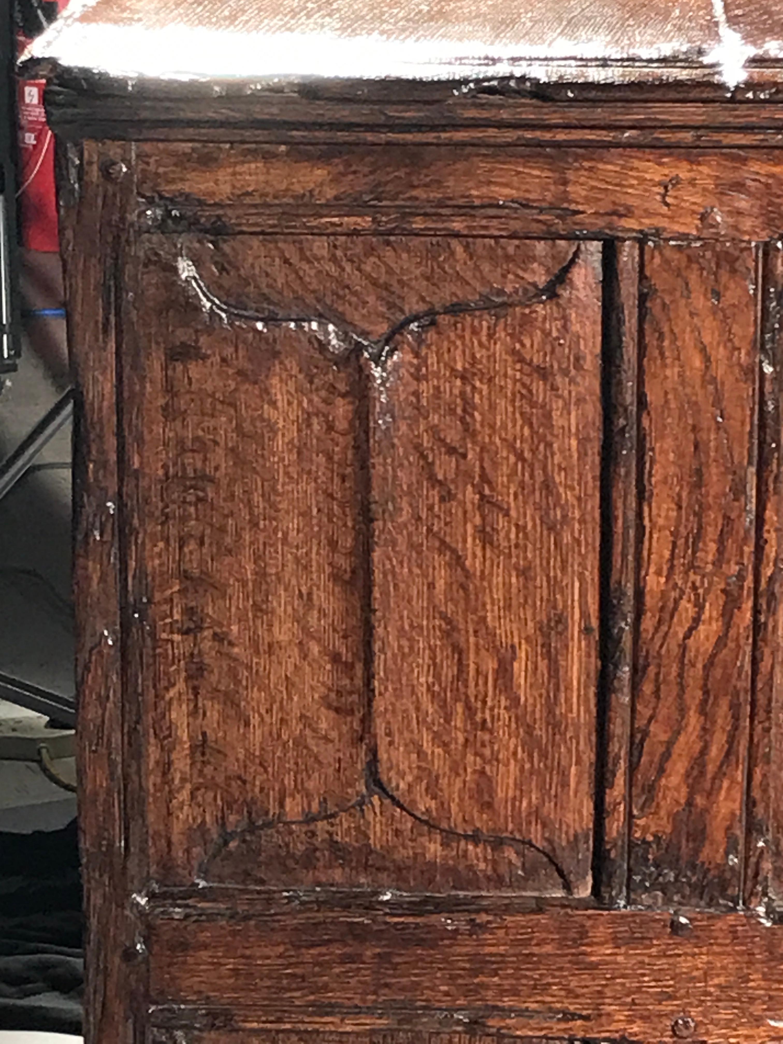 Cupboard Linenfold Carving Oak Narrow 17 Century For Sale 7