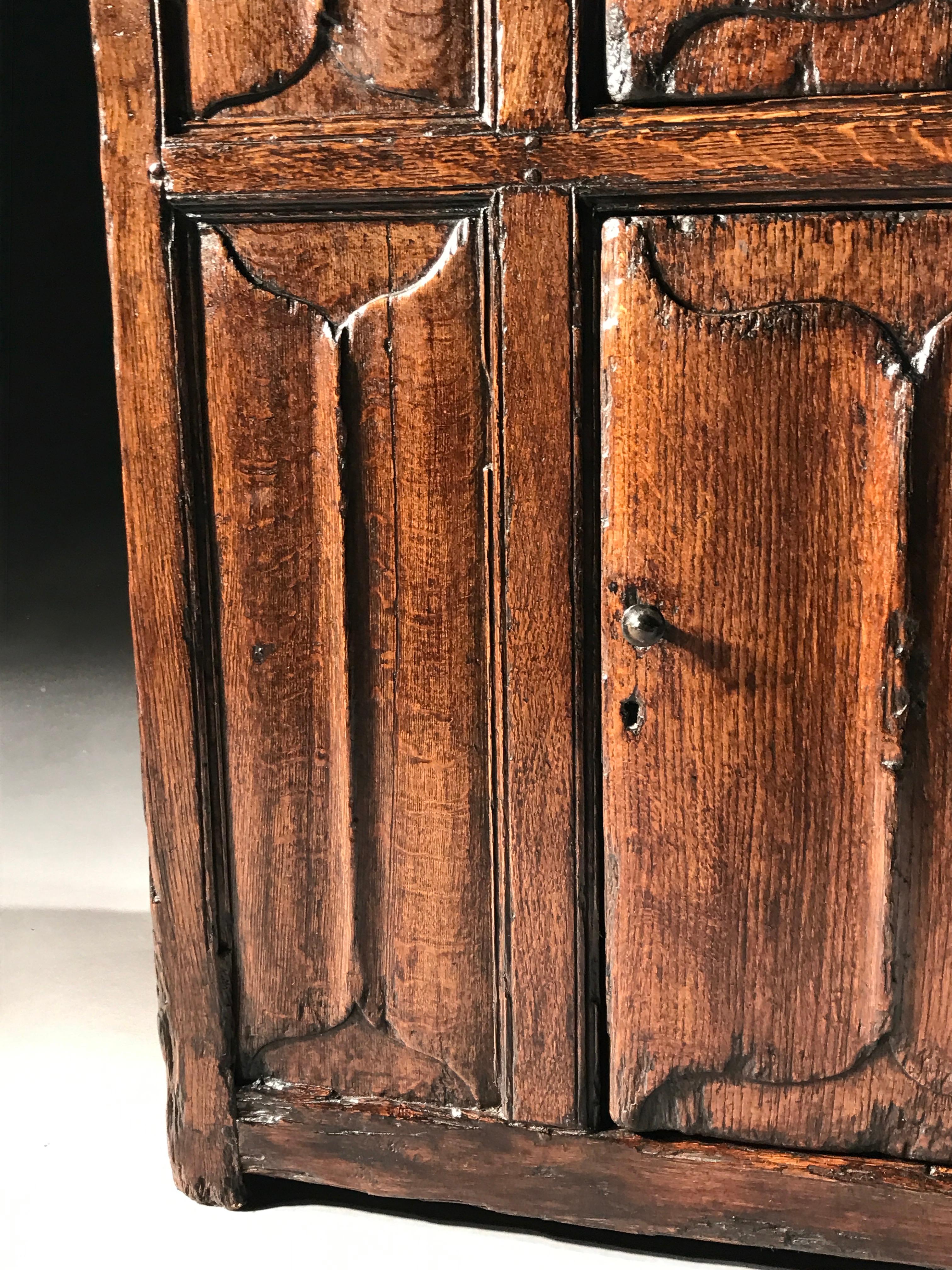 Cupboard Linenfold Carving Oak Narrow 17 Century For Sale 2