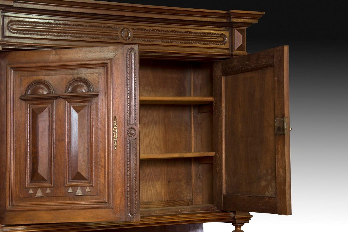 Spanish Cupboard. Walnut, metal. 19th century. For Sale