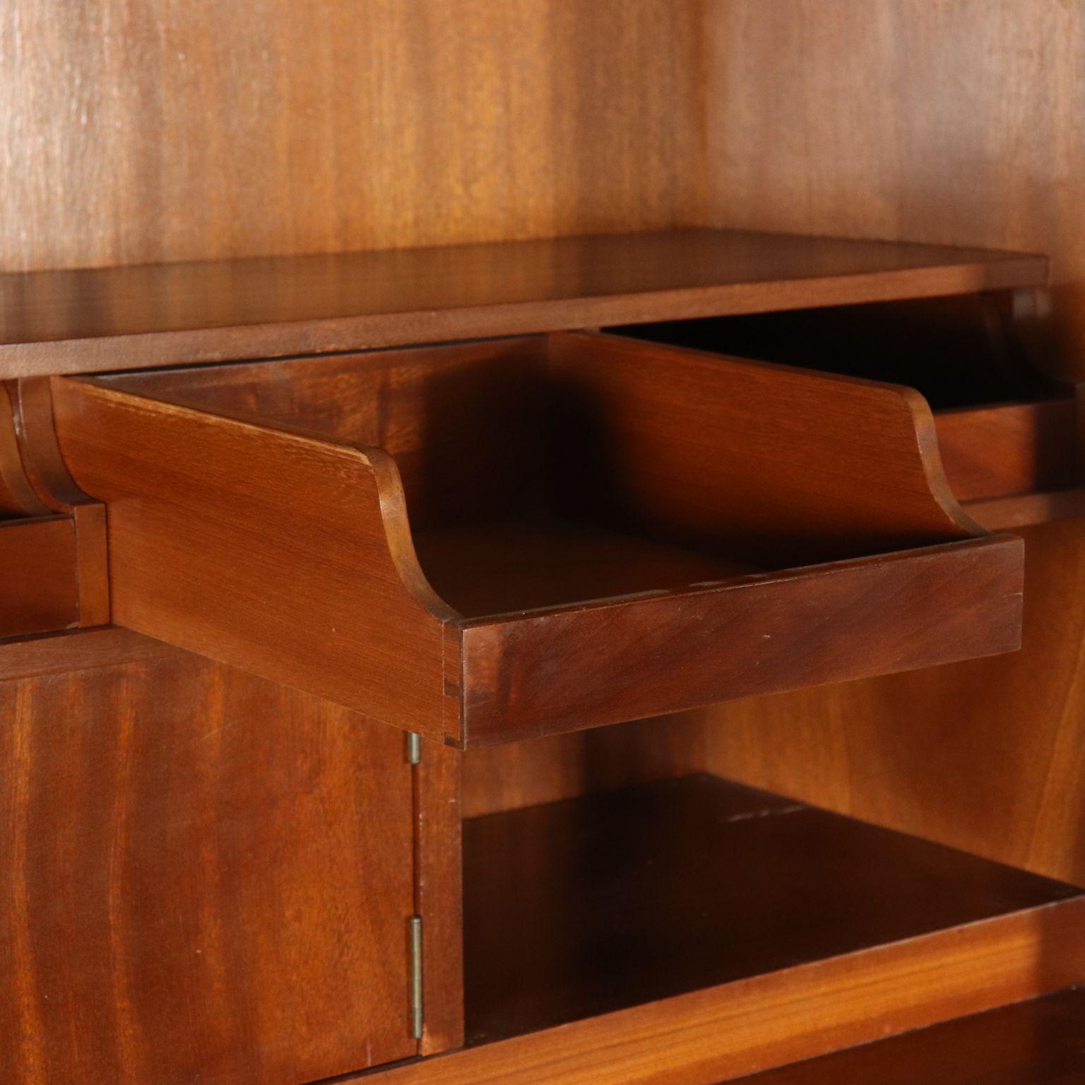 Cupboard Walnut Veneer Vintage, Italy, 1940s-1950s In Good Condition In Milano, IT