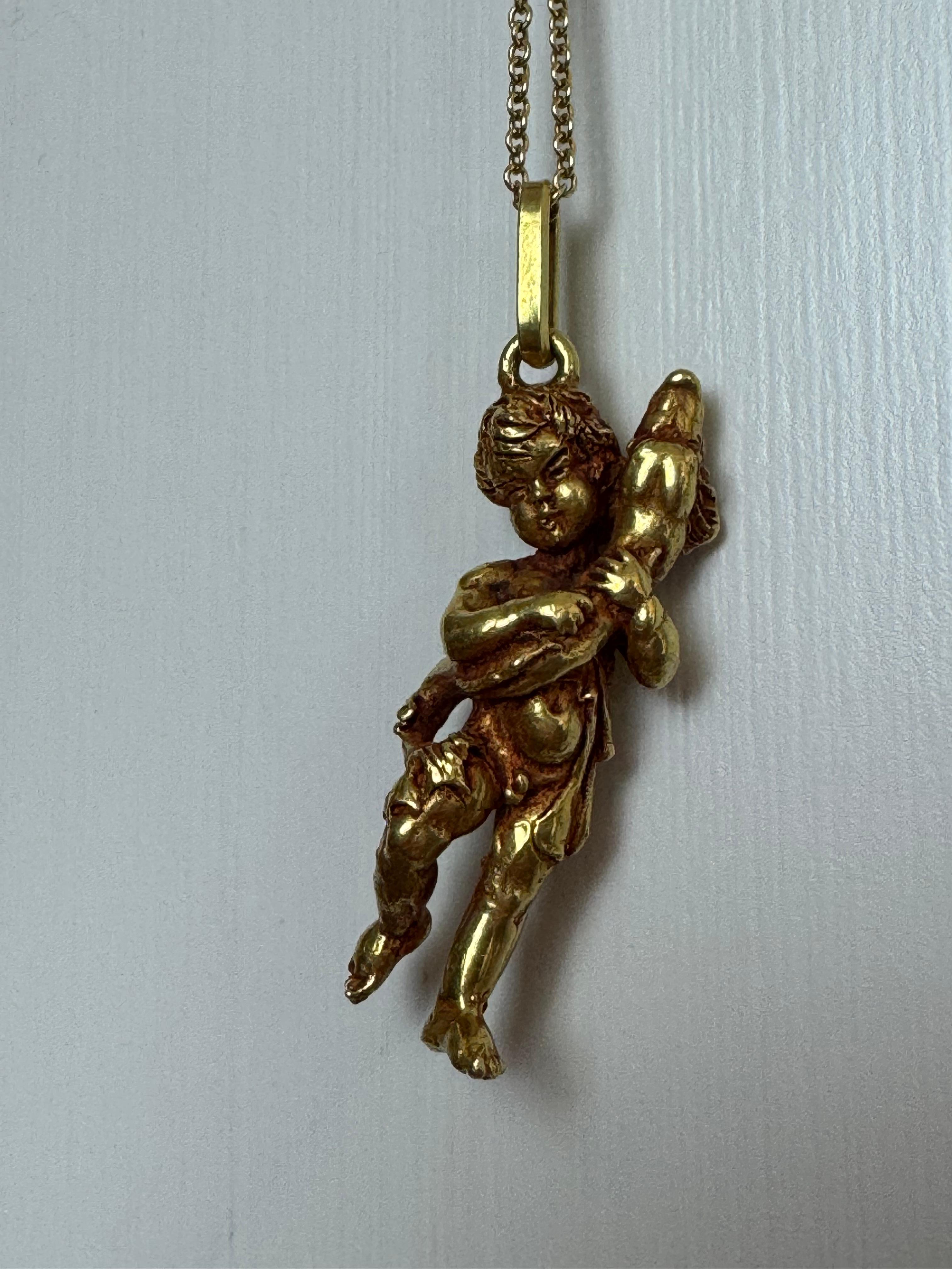 Oro Ciondolo scolpito in oro 18k 