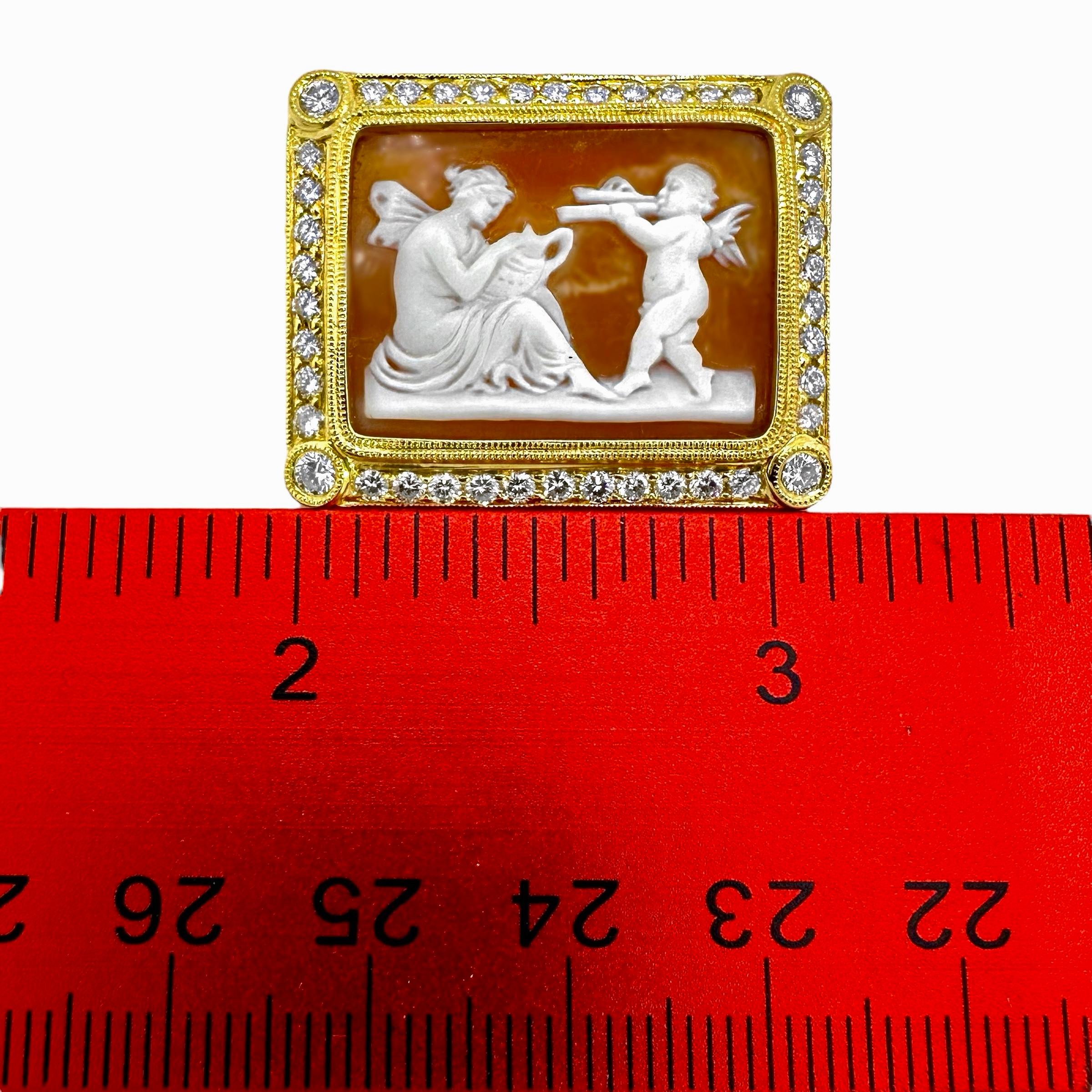 Broche Camafeo Cupido y Psique Forma Rectangular en Oro Amarillo con Borde de Diamantes en venta 1