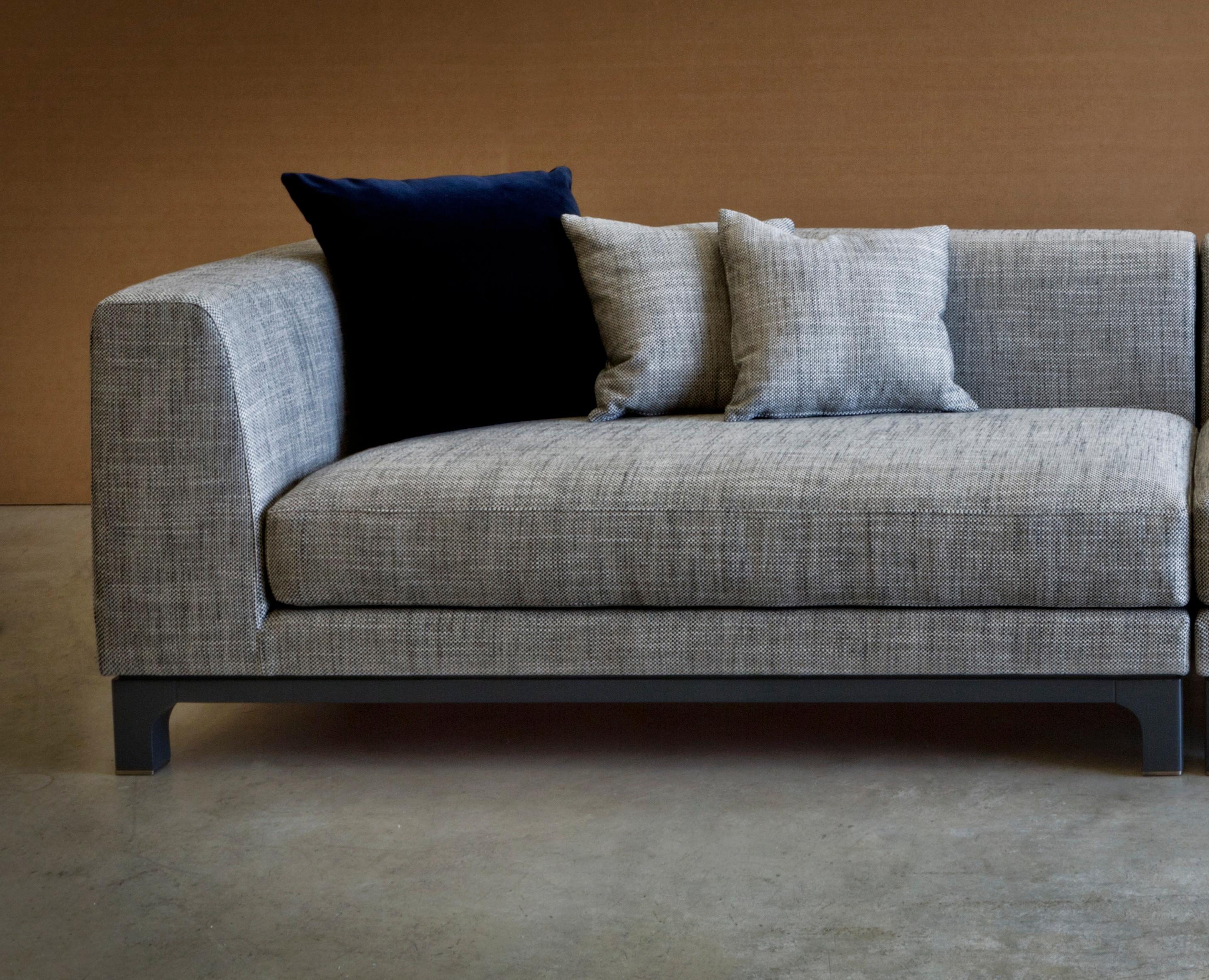 Sofá Cupido 180 con base de laca brillante y madera de haya by Casa Casati Italiano en venta
