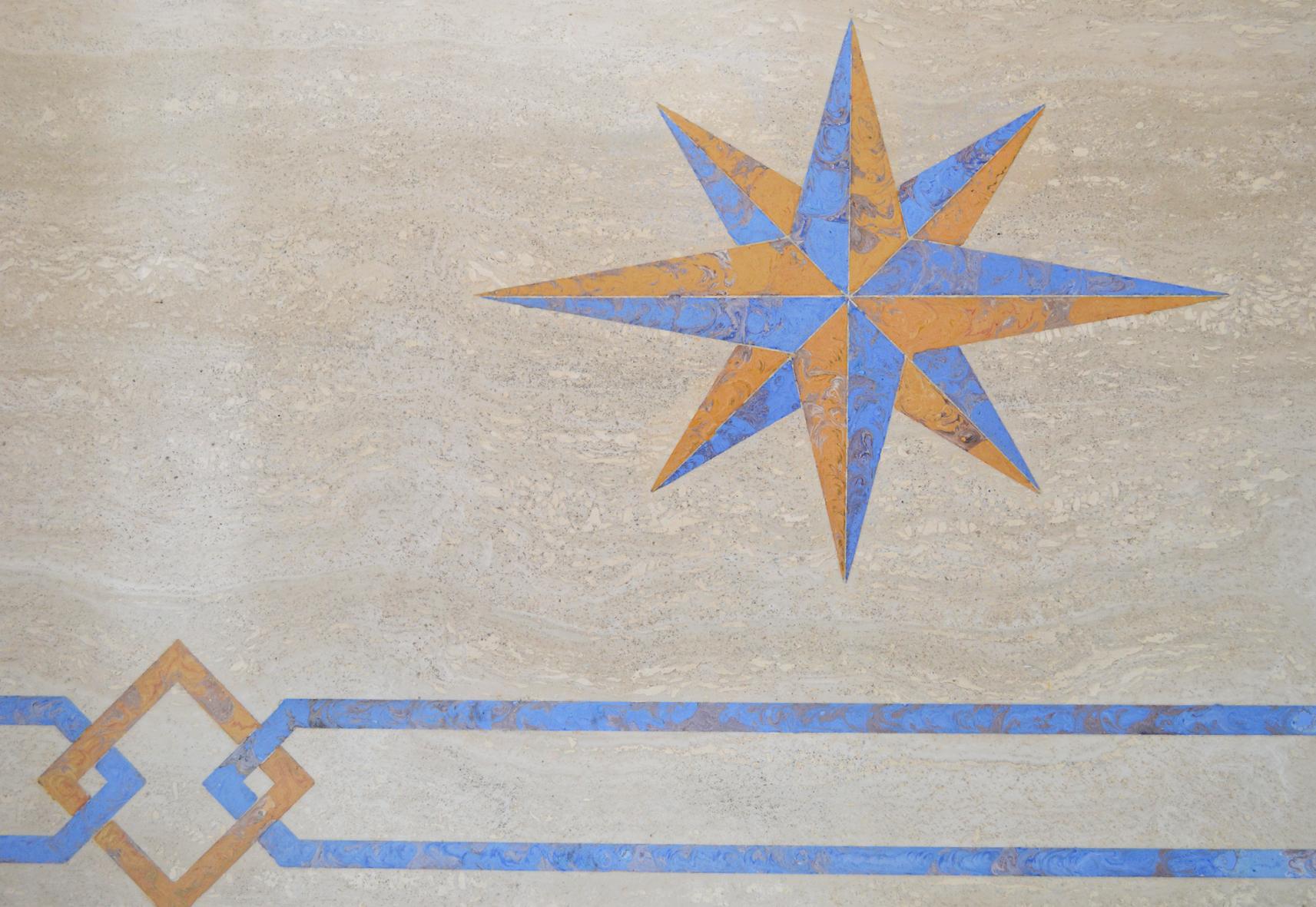 Moderno Tavolino da caffè in travertino, blu Scagliola Decor Fatto a mano in Italia da Cupioli in vendita