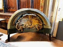 Cúpula de madera con concha tallada y dorada, Italia