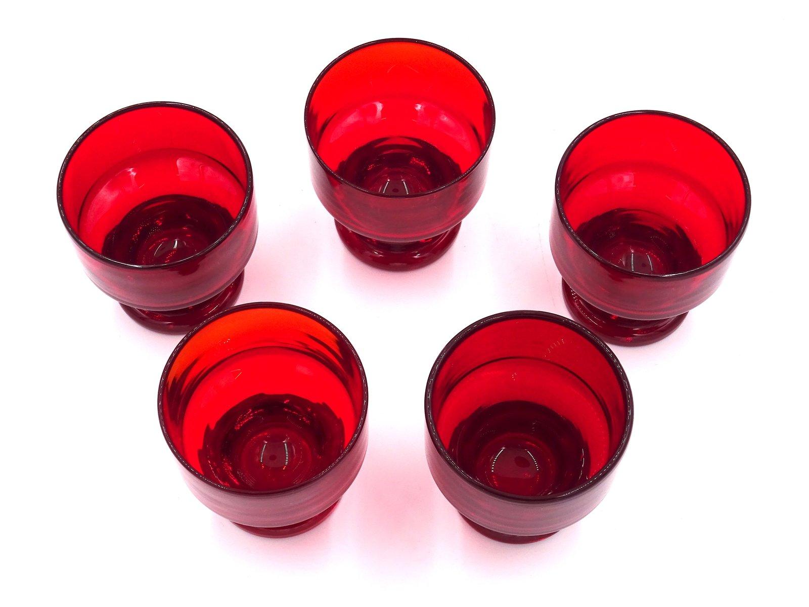 Set bestehend aus fünf Gläsern / Schalen aus Muranoglas aus den 1930er Jahren.

Elegant und charakteristisch sind die besonderen Farben des Glases in Rot- und Orangetönen, wobei jedes einzelne Stück durch die Intensität der Farbe und die