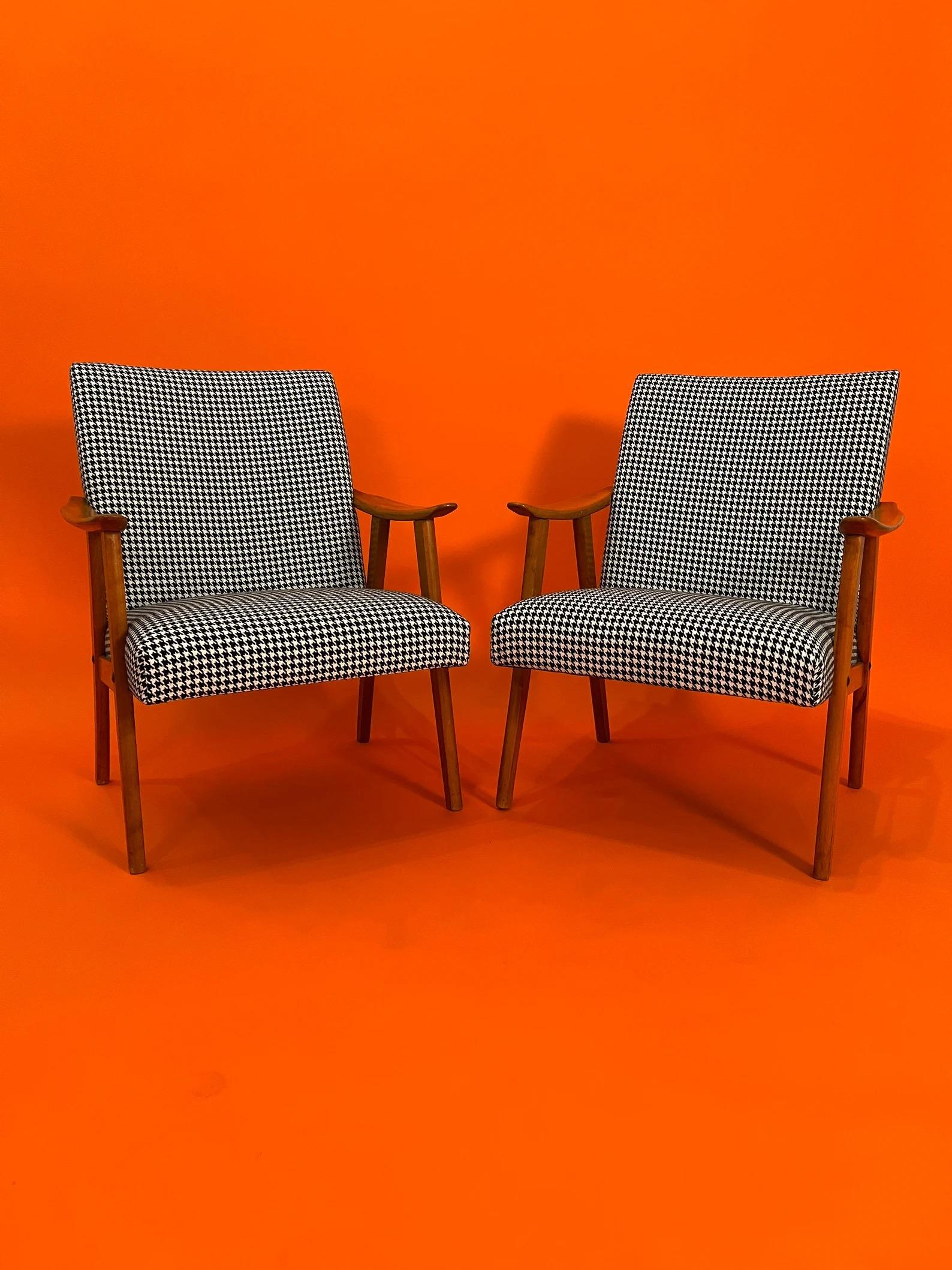 Curated, Midcentury, Swedish Pair of Office / Dining / Lounge Chairs In Good Condition In Hudson, NY