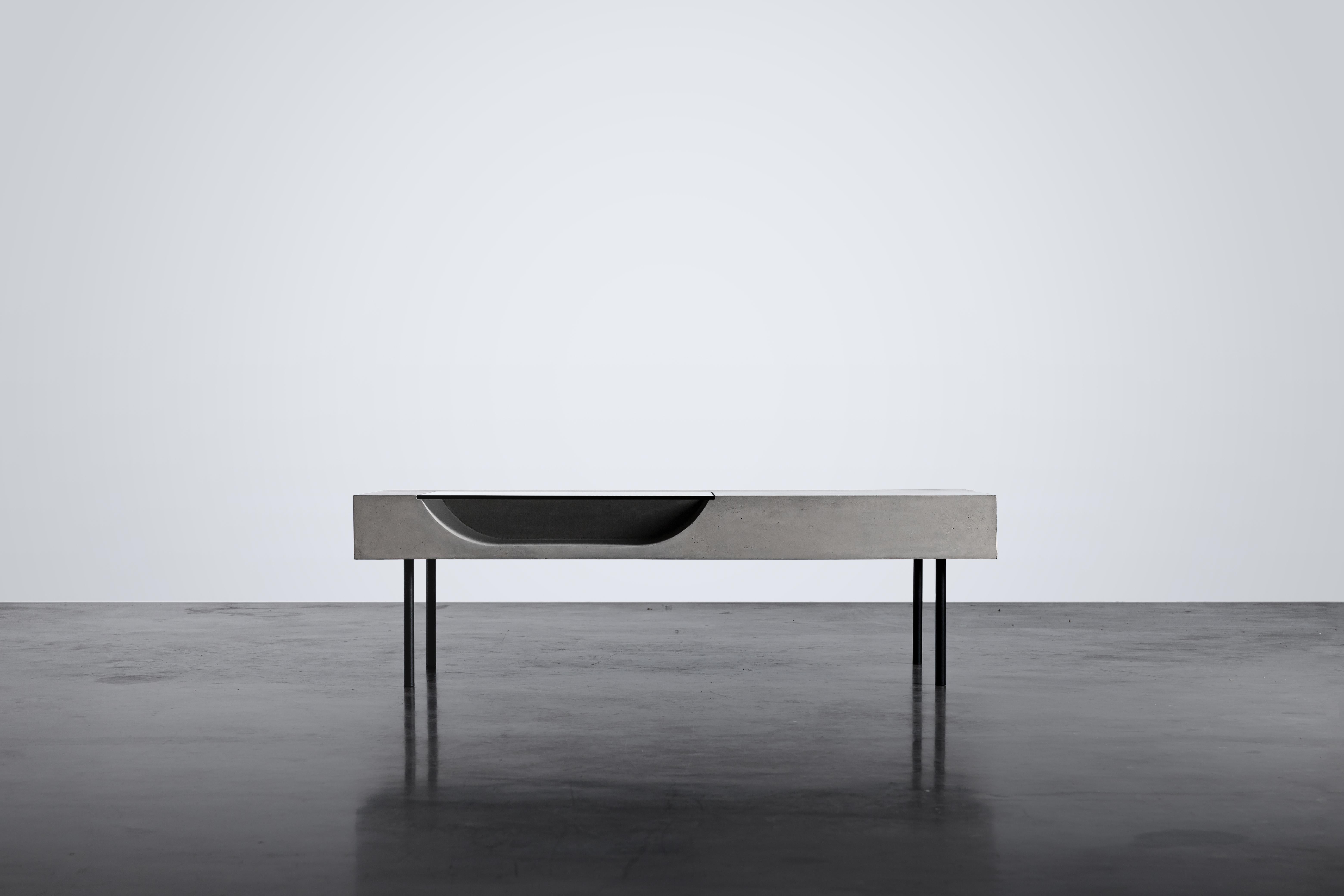 Scandinave moderne Table basse Curb en vente