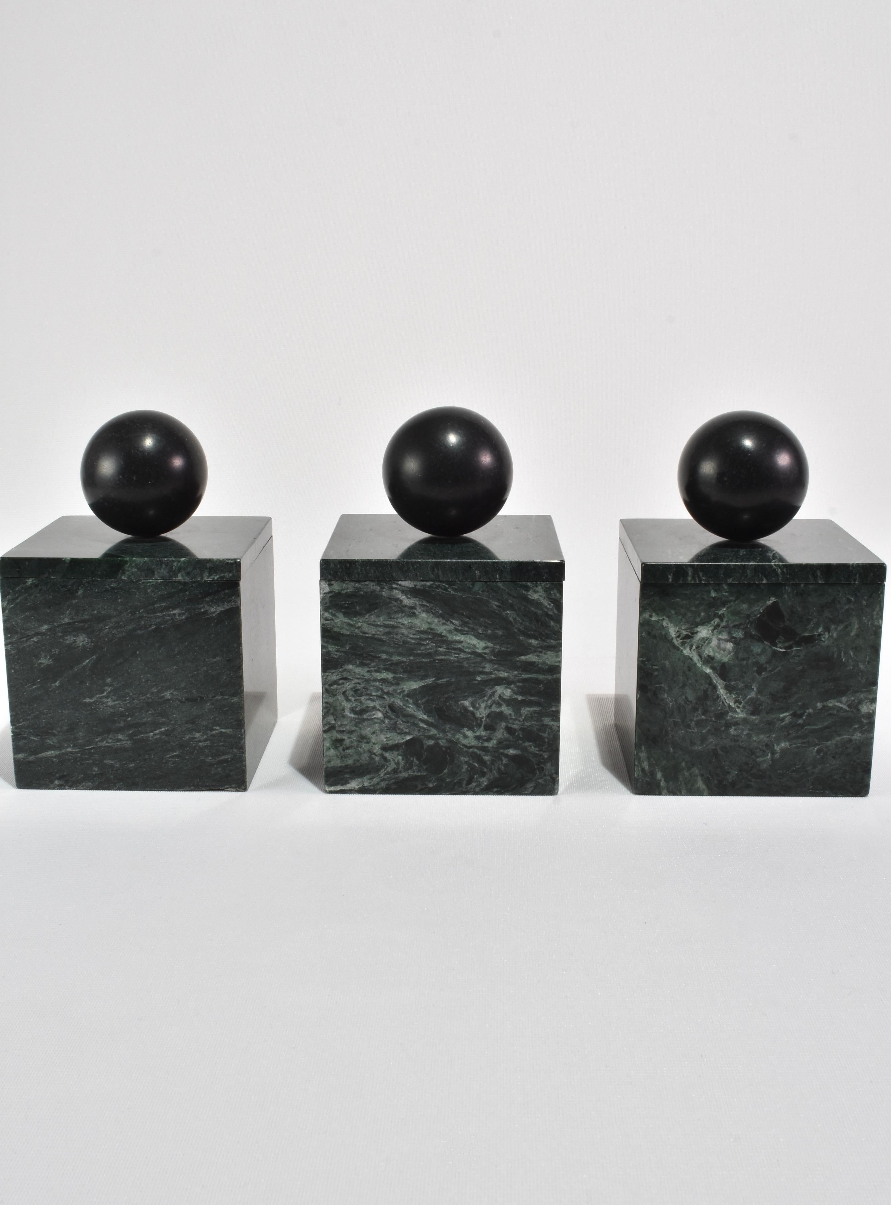 XXIe siècle et contemporain Boîte Curio en marbre vert en vente