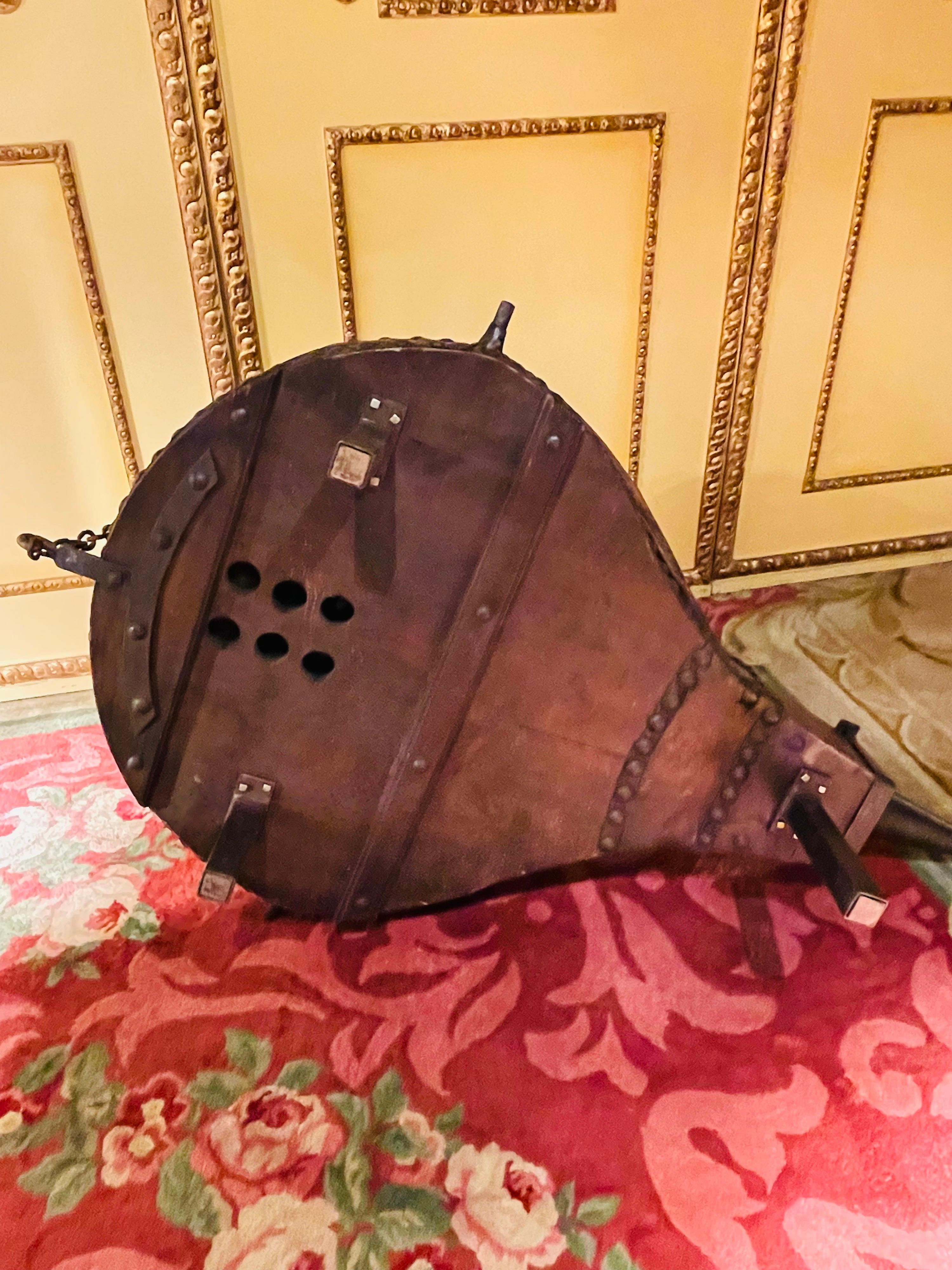Curious Antique Industrial Bellows as a Coffee Table, Around 1880 For Sale 12