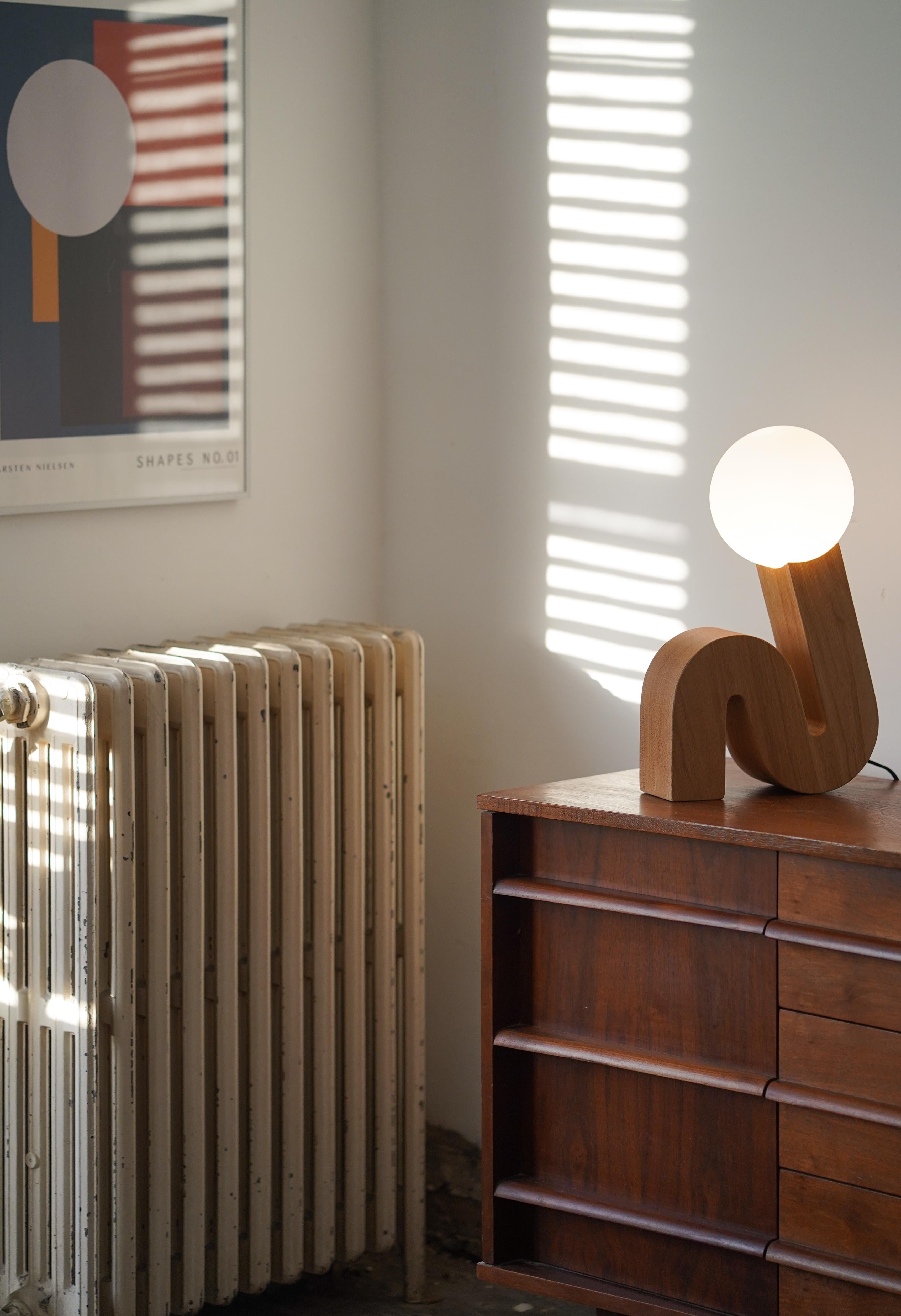 curl table lamp