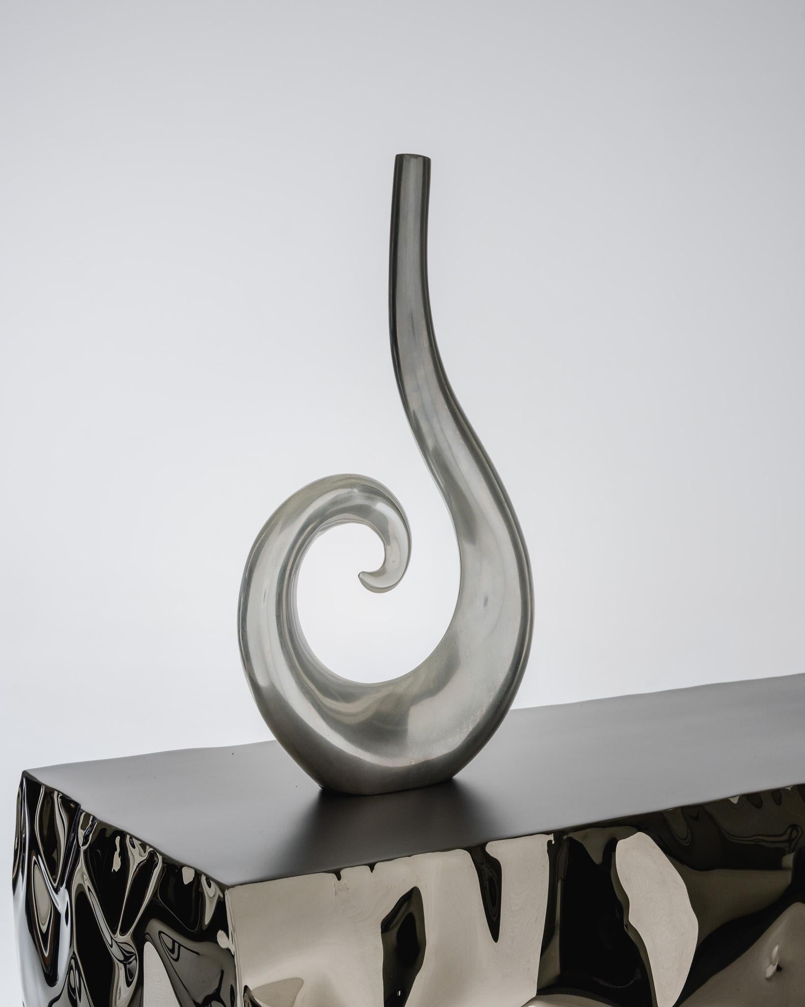 Curly Aluminum Soliflore, 1980s In Good Condition For Sale In PARIS, FR