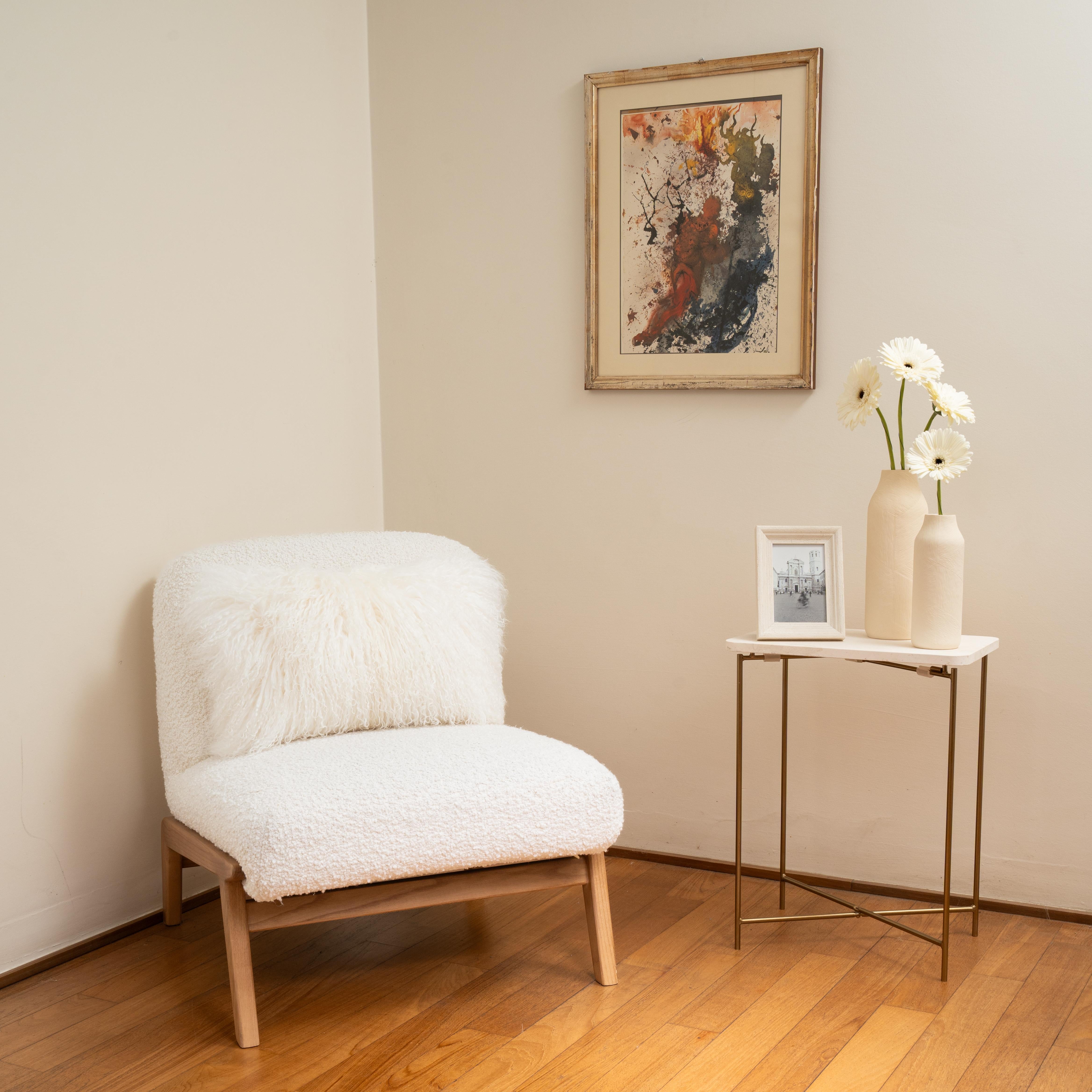 Tibetisches weißes Lendenkissen aus Lammfell von Muchi Decor, hergestellt in Italien (Handgefertigt) im Angebot