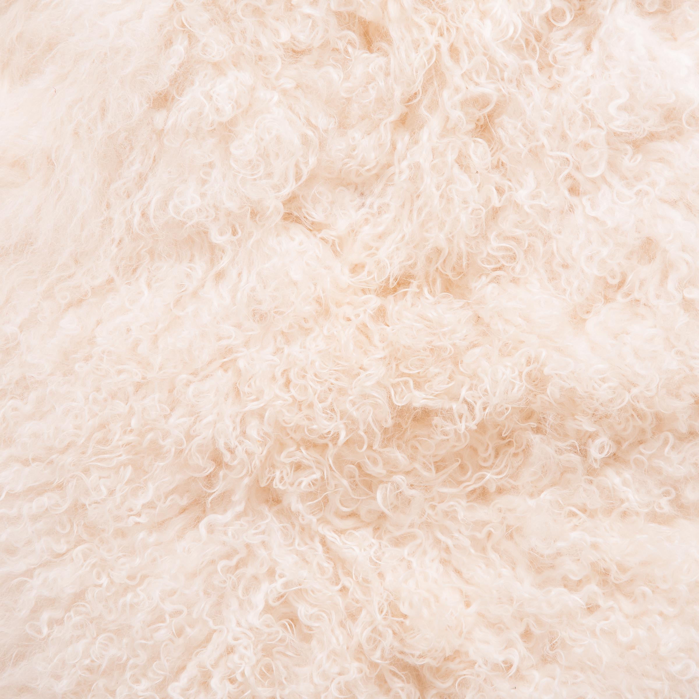 Curly Sheepskin Throw In Good Condition In Chicago, IL