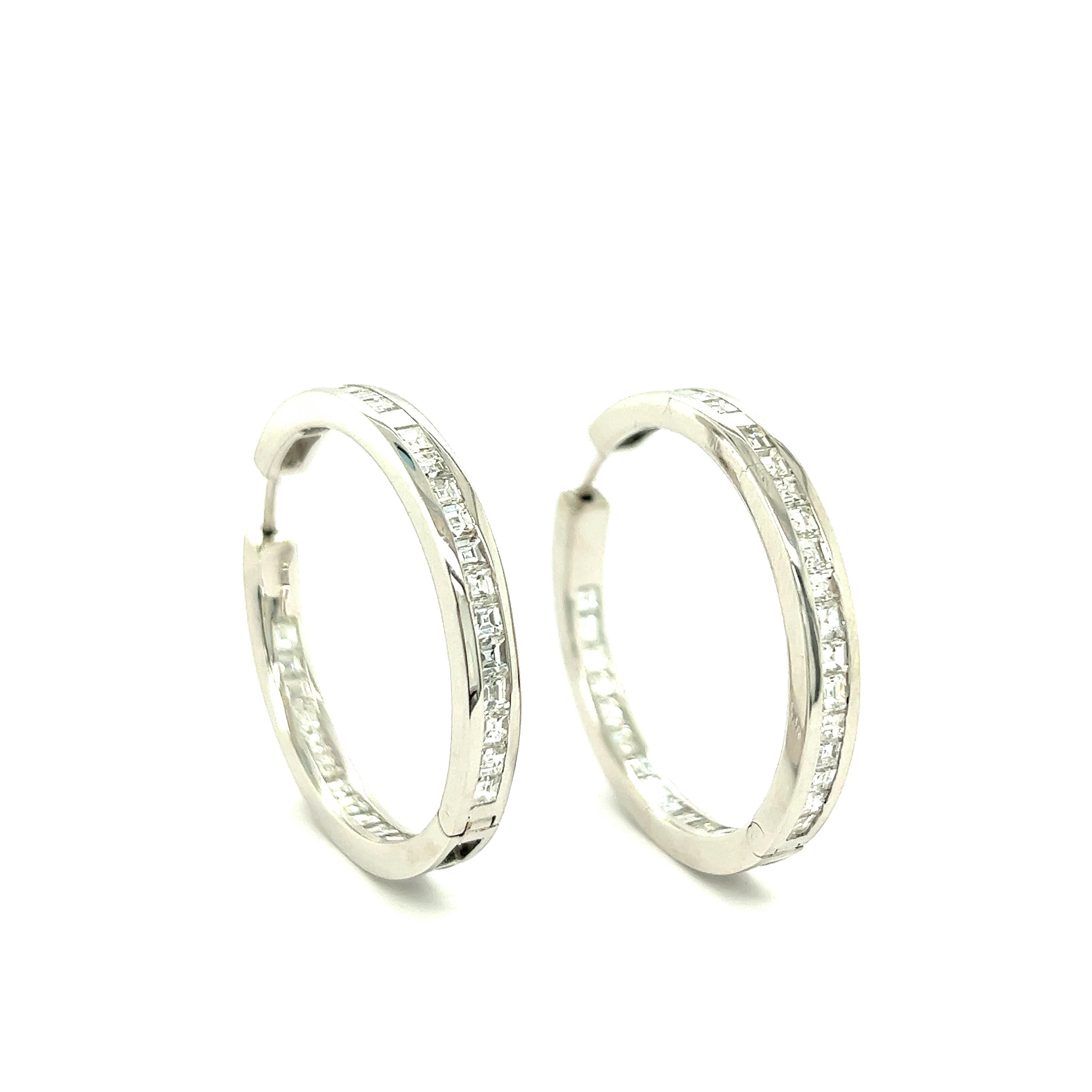 Curnis Diamond 18k White Gold Hoop Earrings In Excellent Condition For Sale In New York, NY