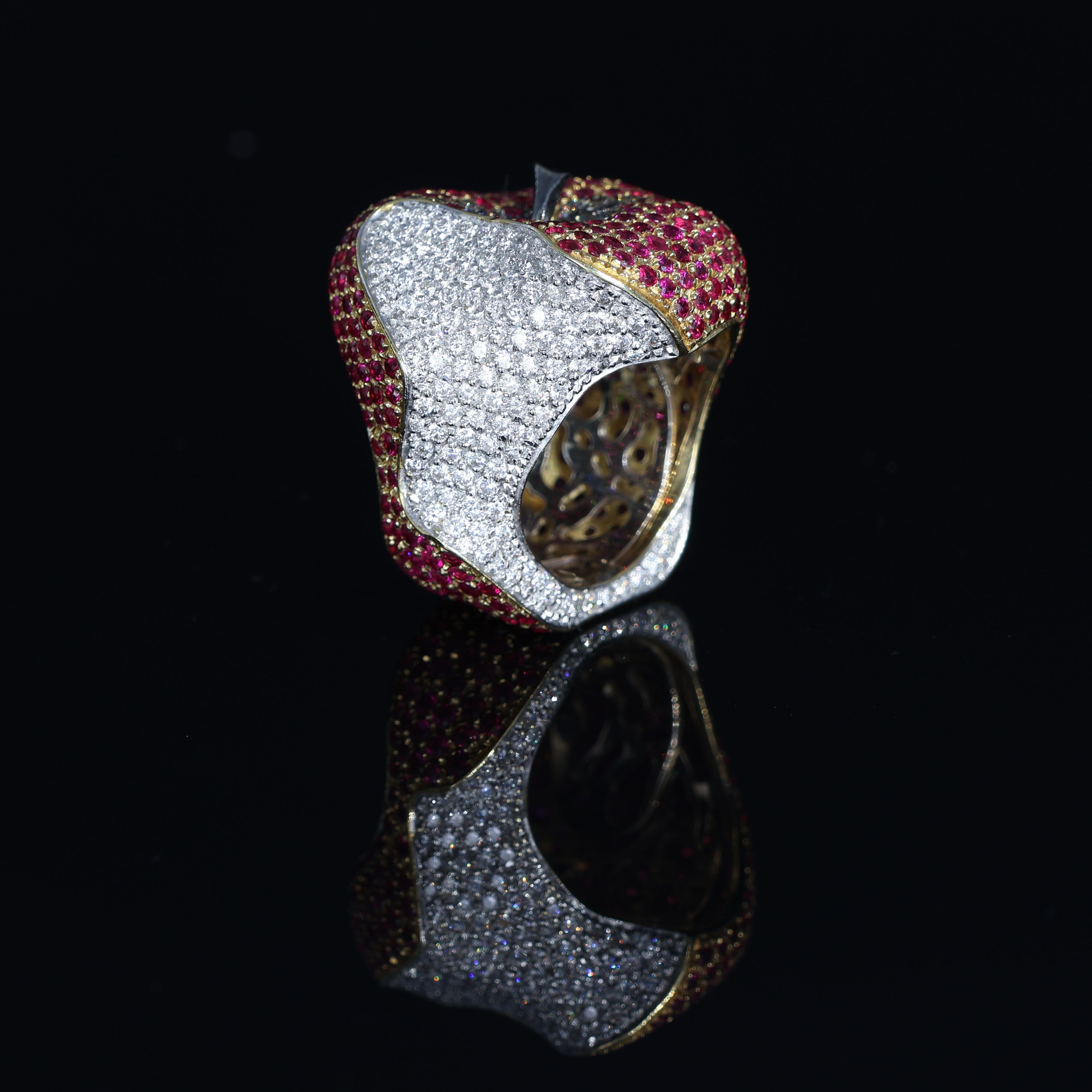 Curnis Unique Apple Masterpiece 18k White and Yellow Gold Ring Rubies Diamonds For Sale 6