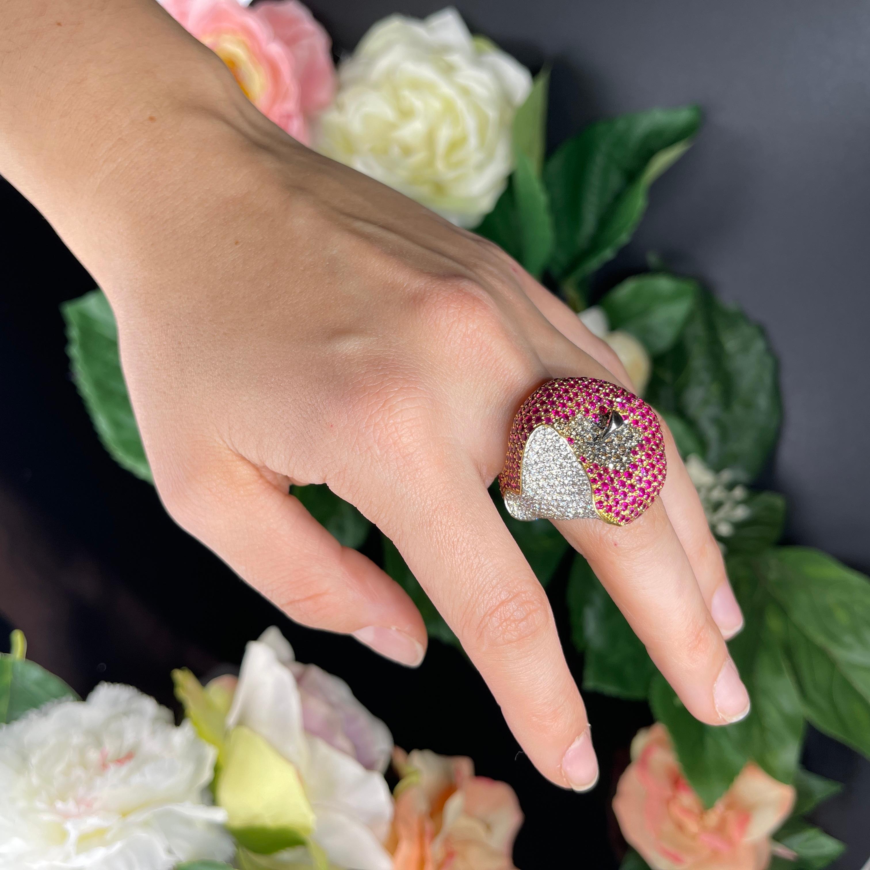 Curnis Unique Apple Masterpiece 18k White and Yellow Gold Ring Rubies Diamonds For Sale 8